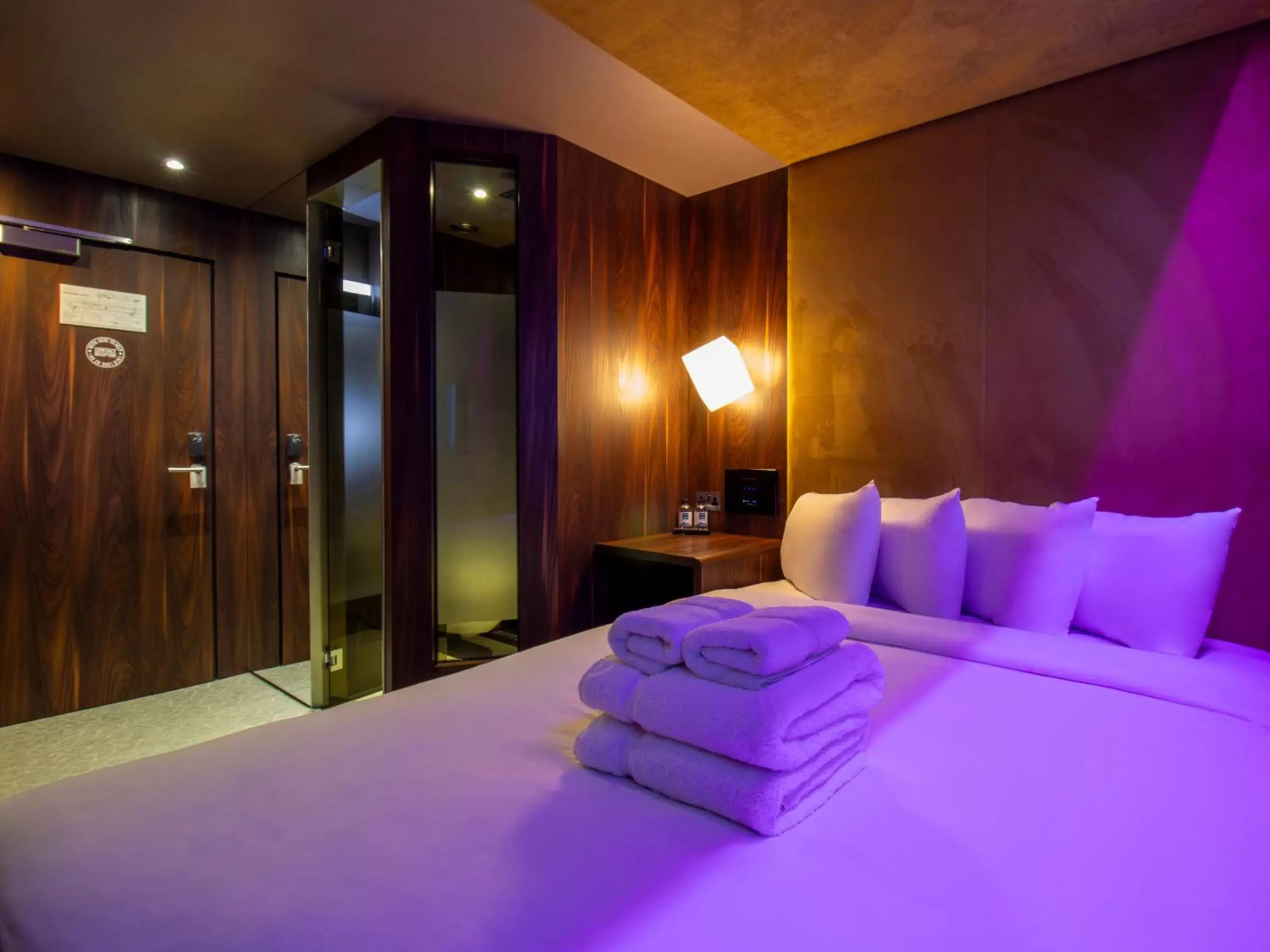 Bedroom, Bed in Bloc Hotel London Gatwick Airport