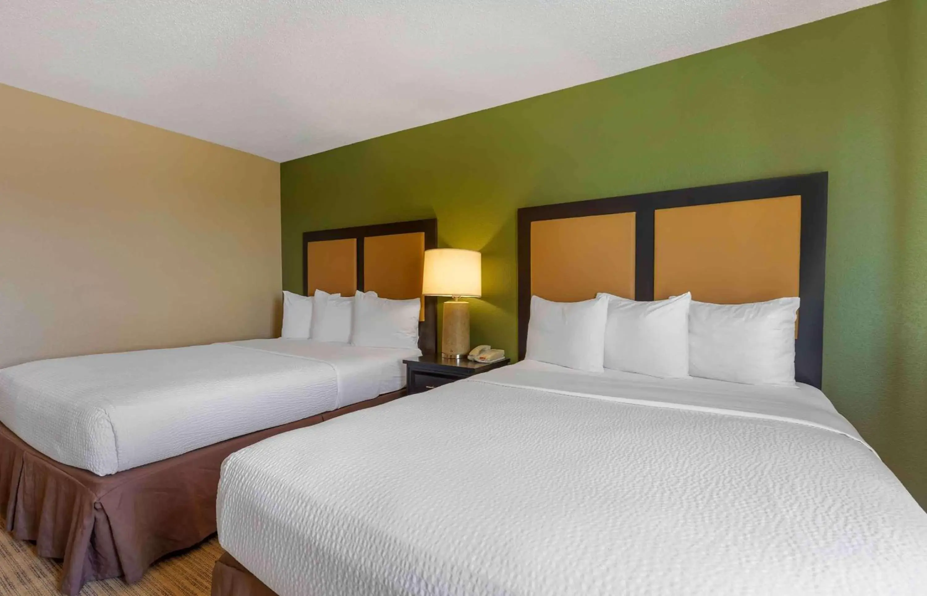 Bedroom, Bed in Extended Stay America Select Suites - Richmond - Innsbrook