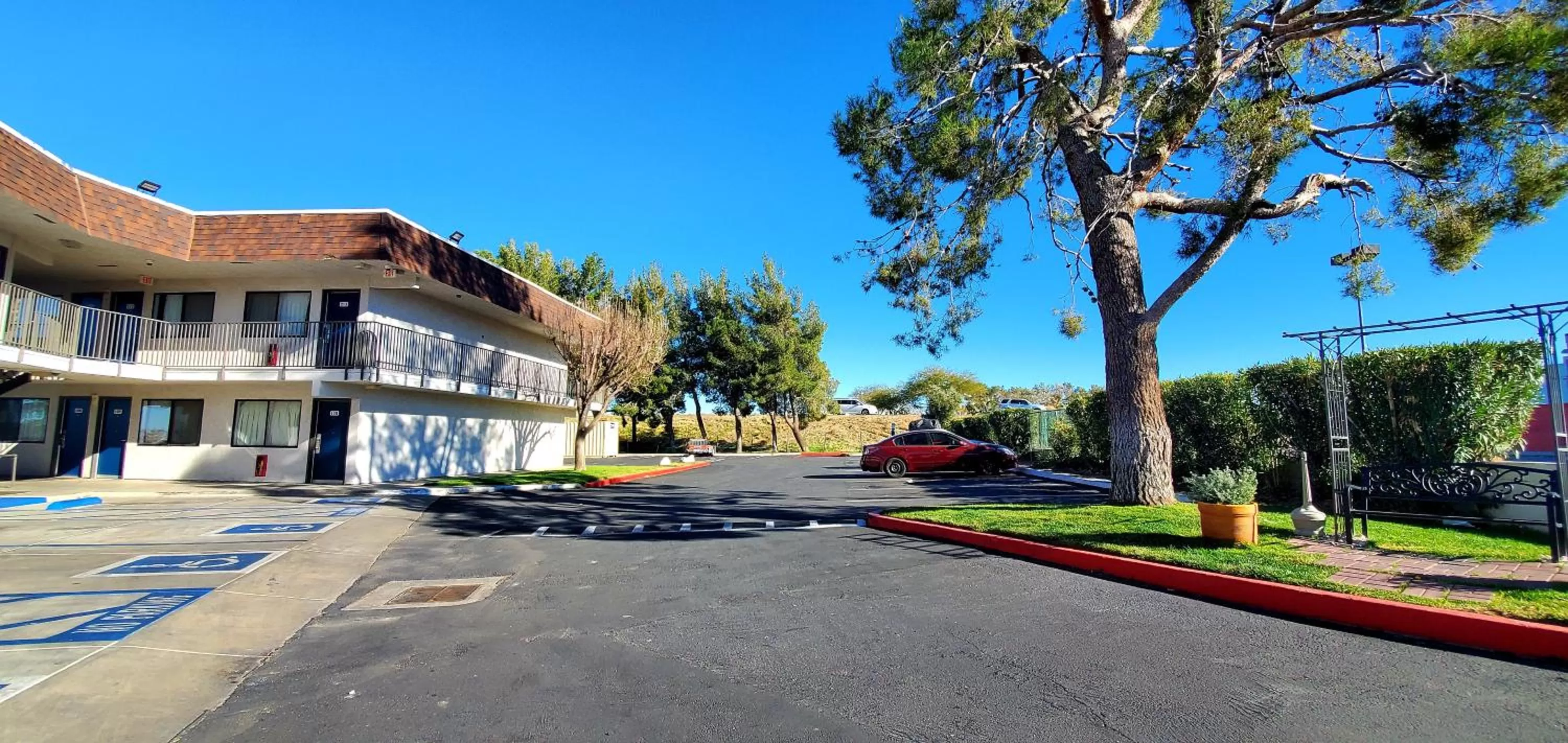 Property building in Motel 6-Palmdale, CA