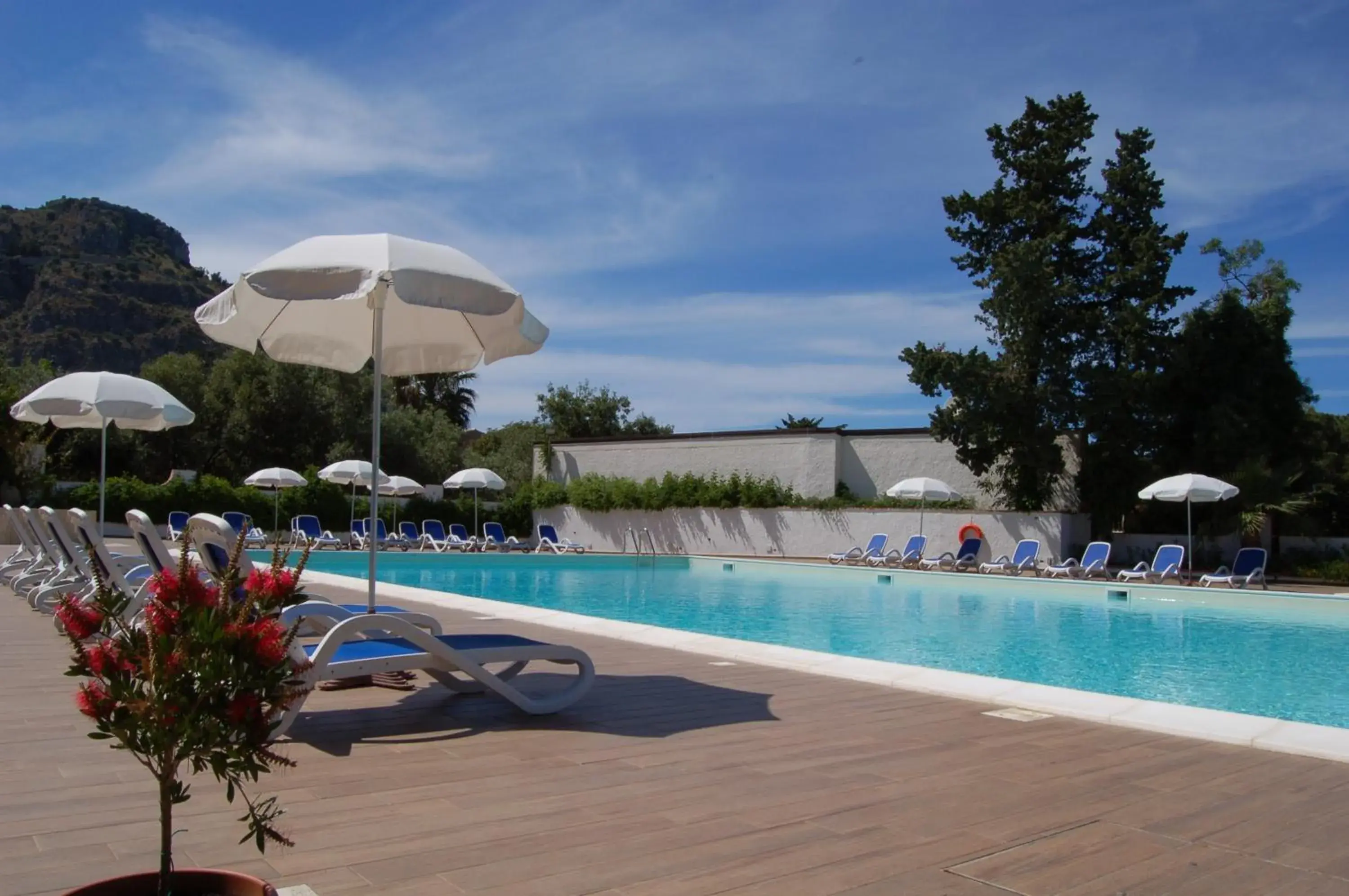 Swimming Pool in Hotel Kalura