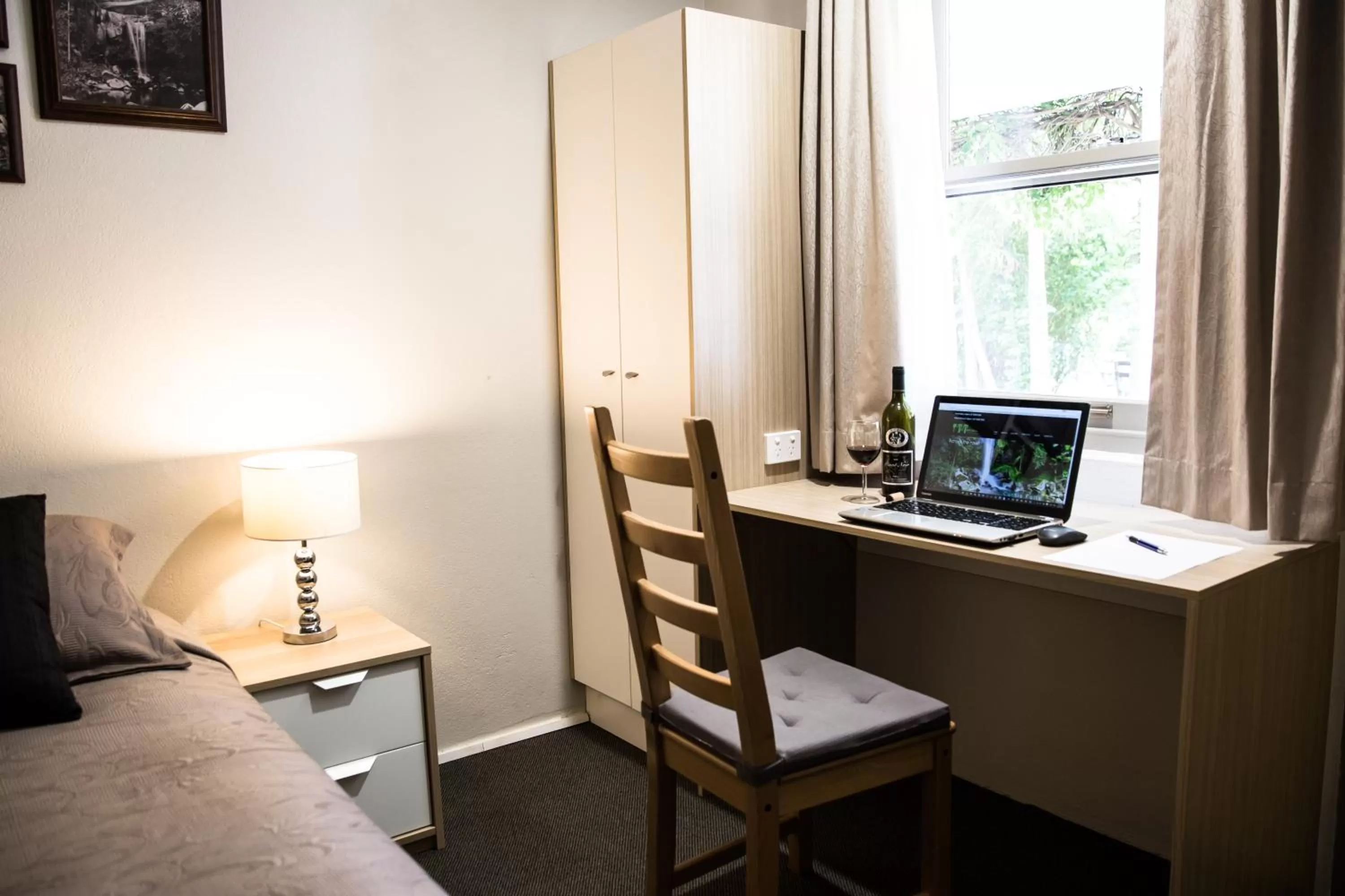 Day in Tall Trees Motel Mountain Retreat