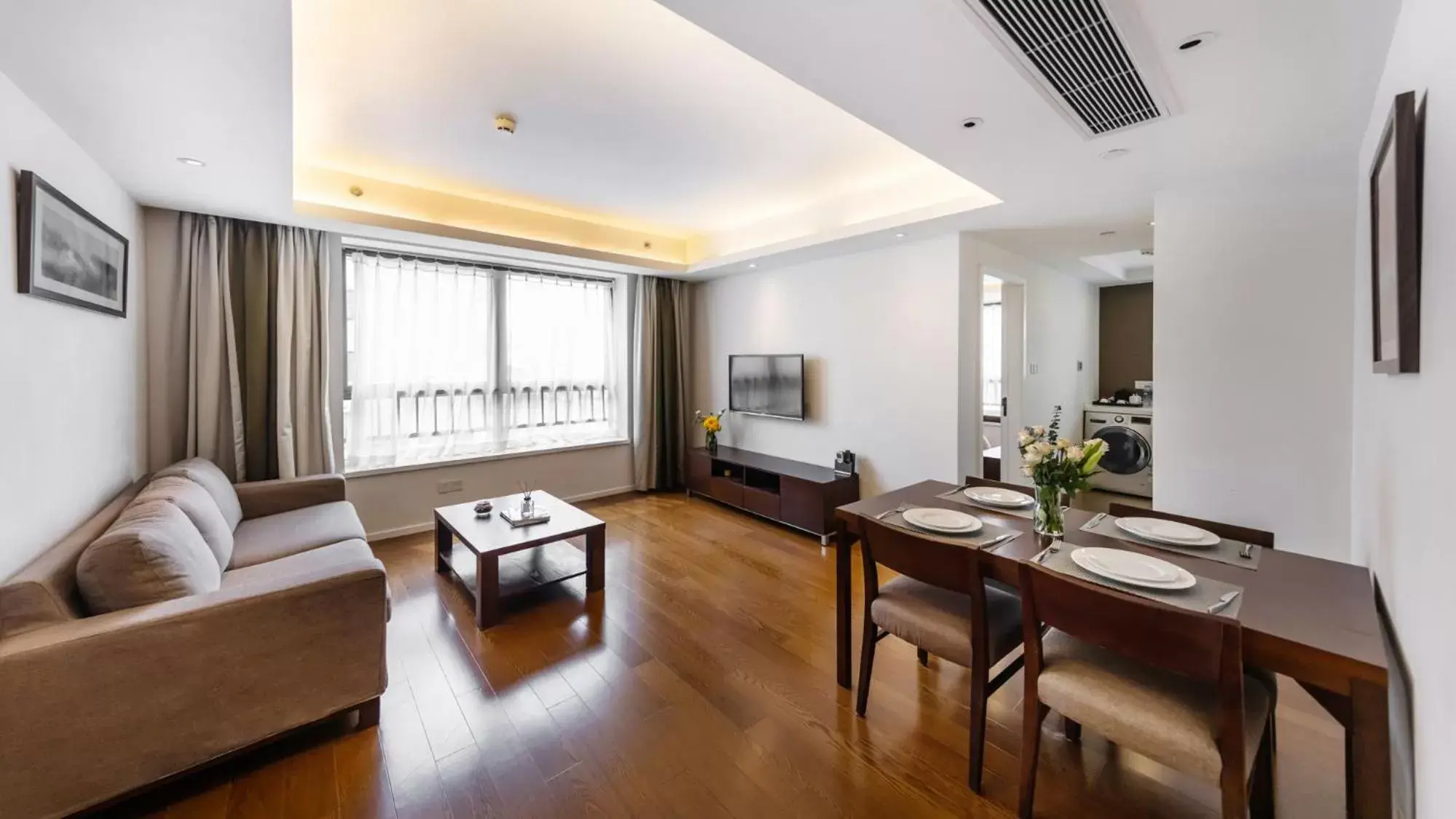 Photo of the whole room in Starr Hotel Shanghai (Shanghai Railway Station) Photo of the whole room in Starr Hotel Shanghai (Shanghai Railway Station)