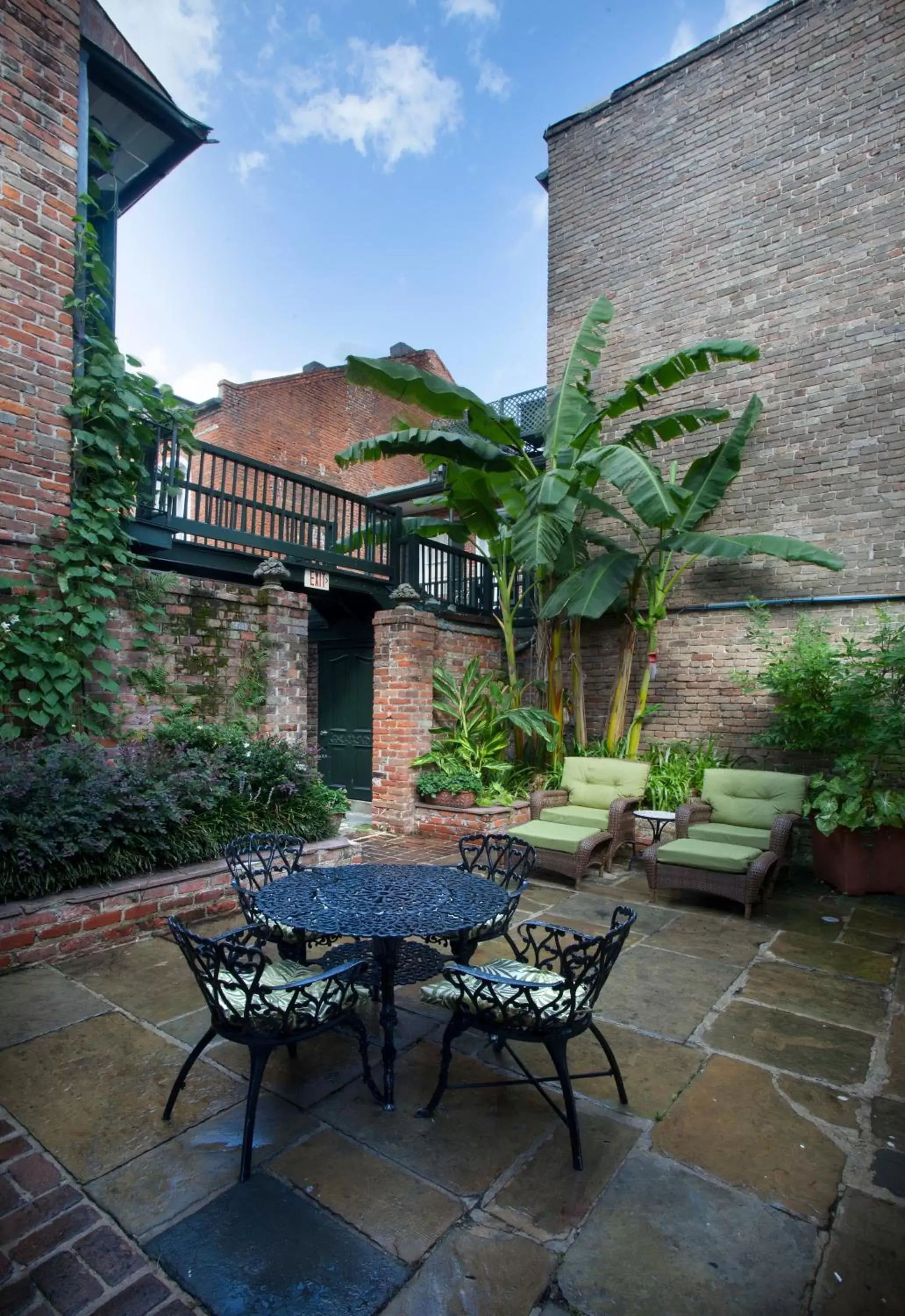 Balcony/Terrace in Chateau Hotel