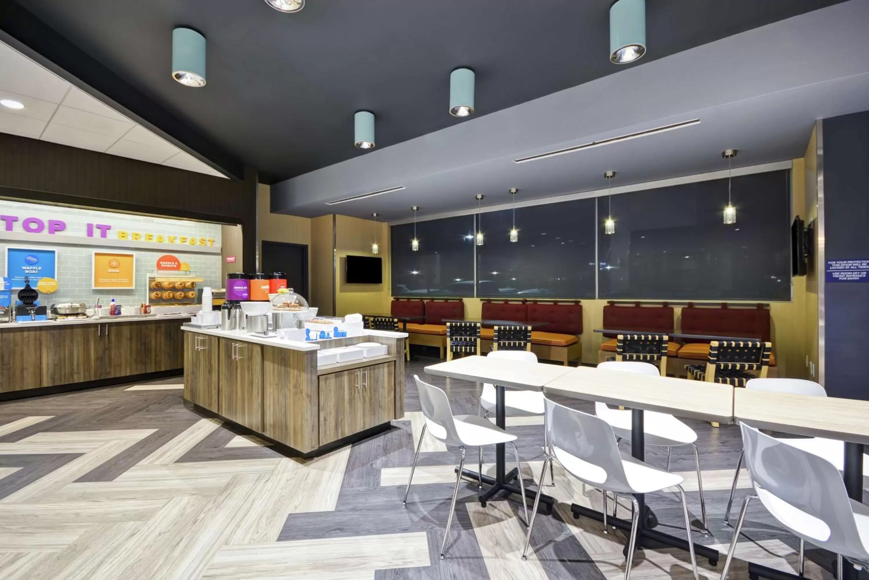 Dining area in Tru By Hilton Sumter