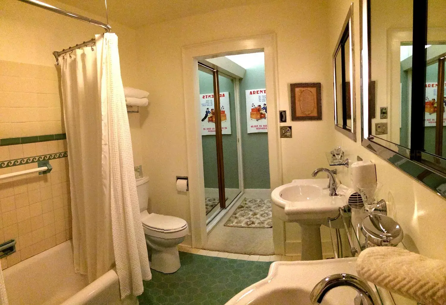 Bathroom in The Inn on Knowles Hill Bed & Breakfast Hotel