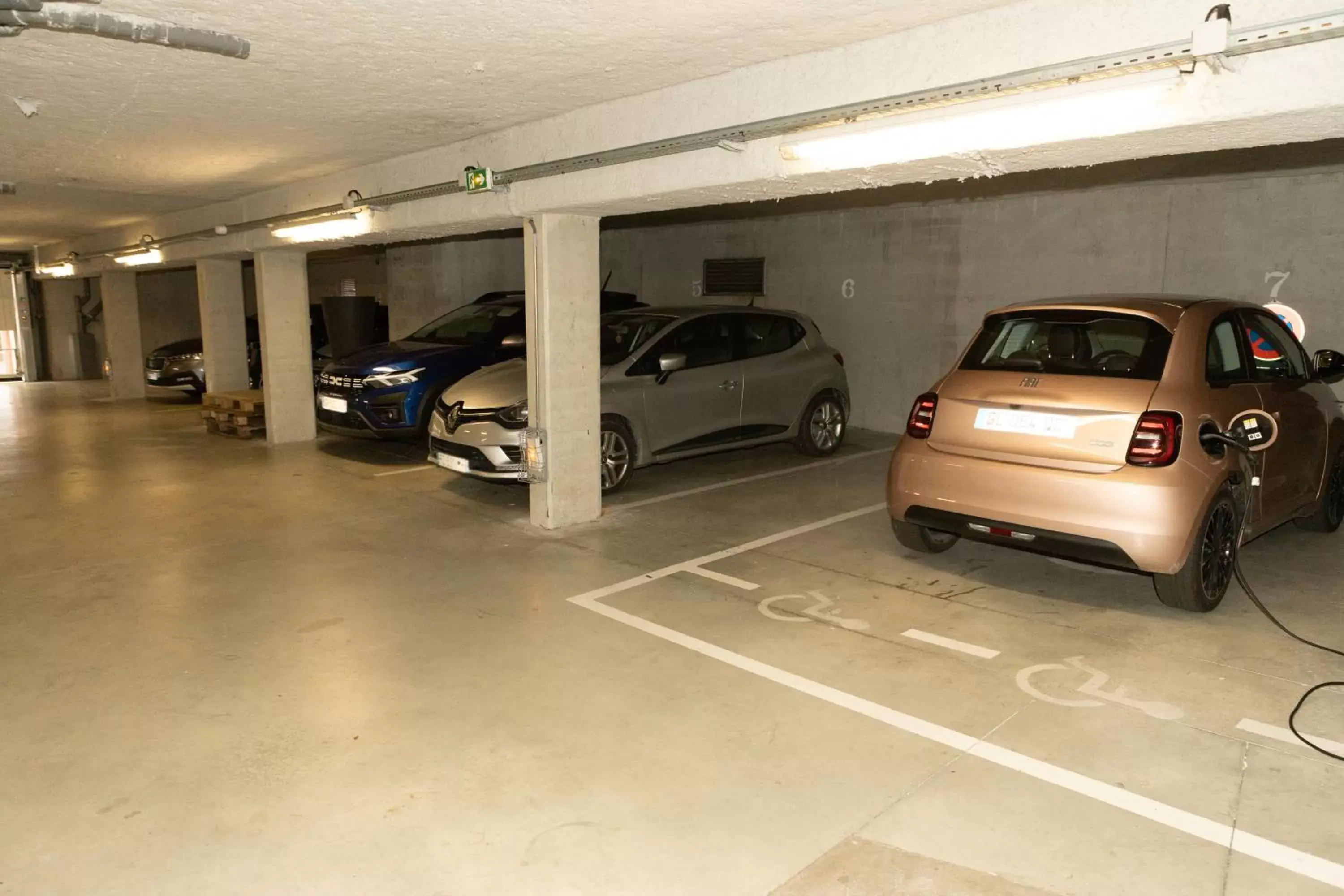 Parking in B&B HOTEL Limoges Centre Gare