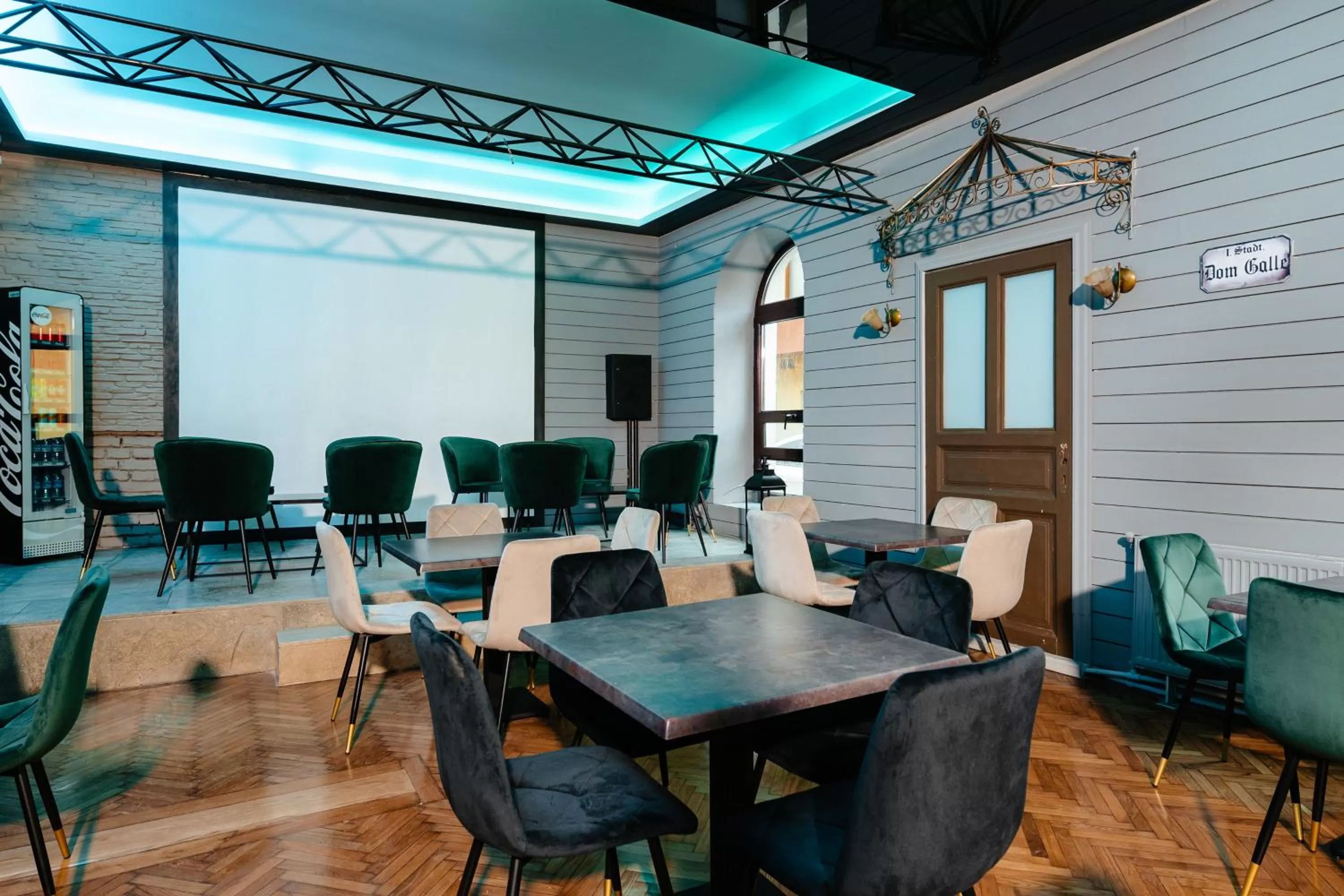 Breakfast in Palace Bulevard Inn