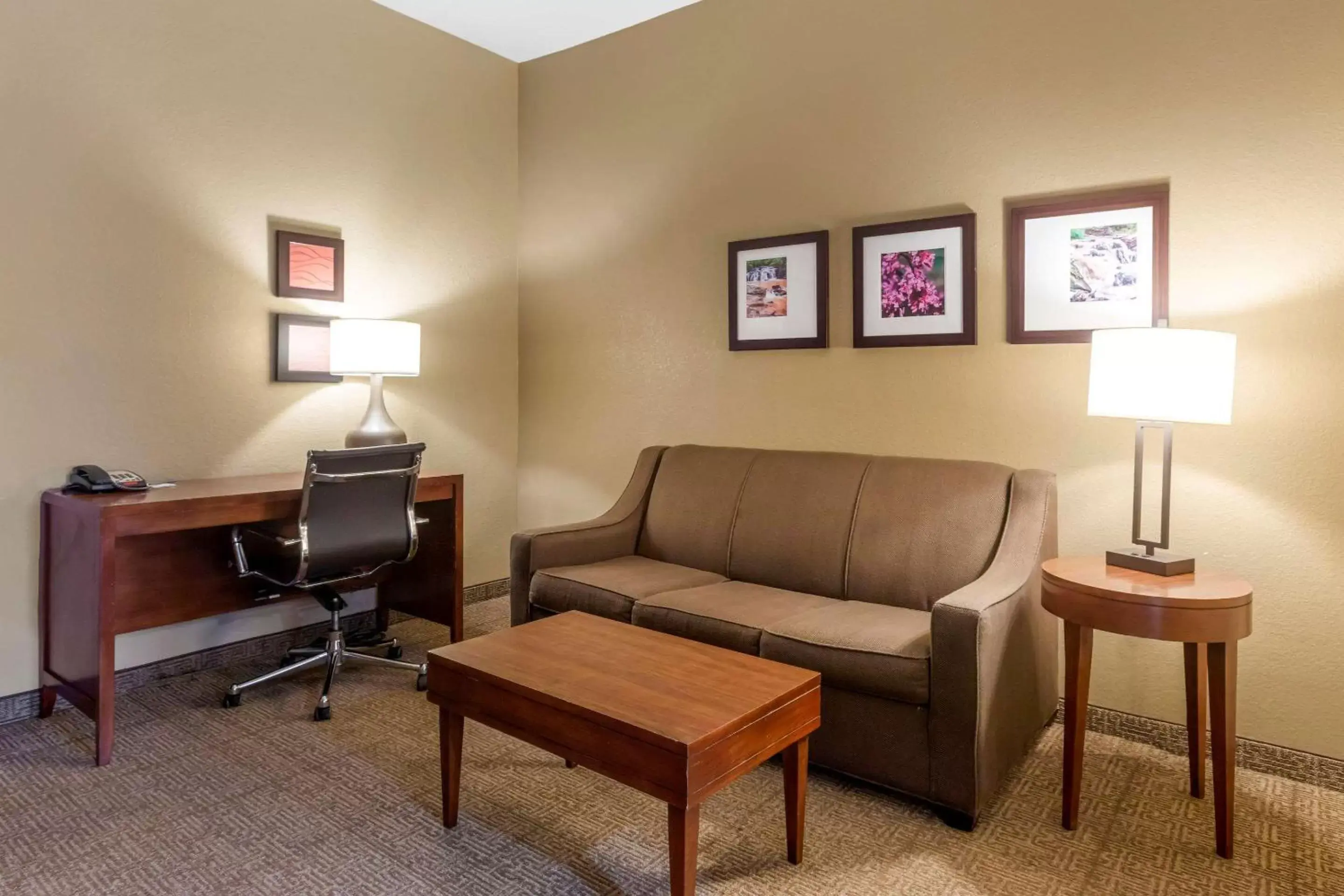 Bedroom, Seating Area in Comfort Inn & Suites Peachtree Corners