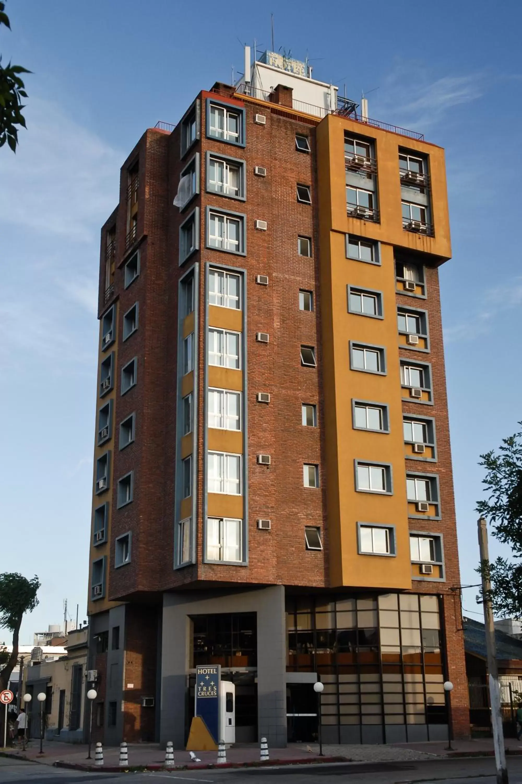 Facade/entrance, Property Building in Hotel Tres Cruces