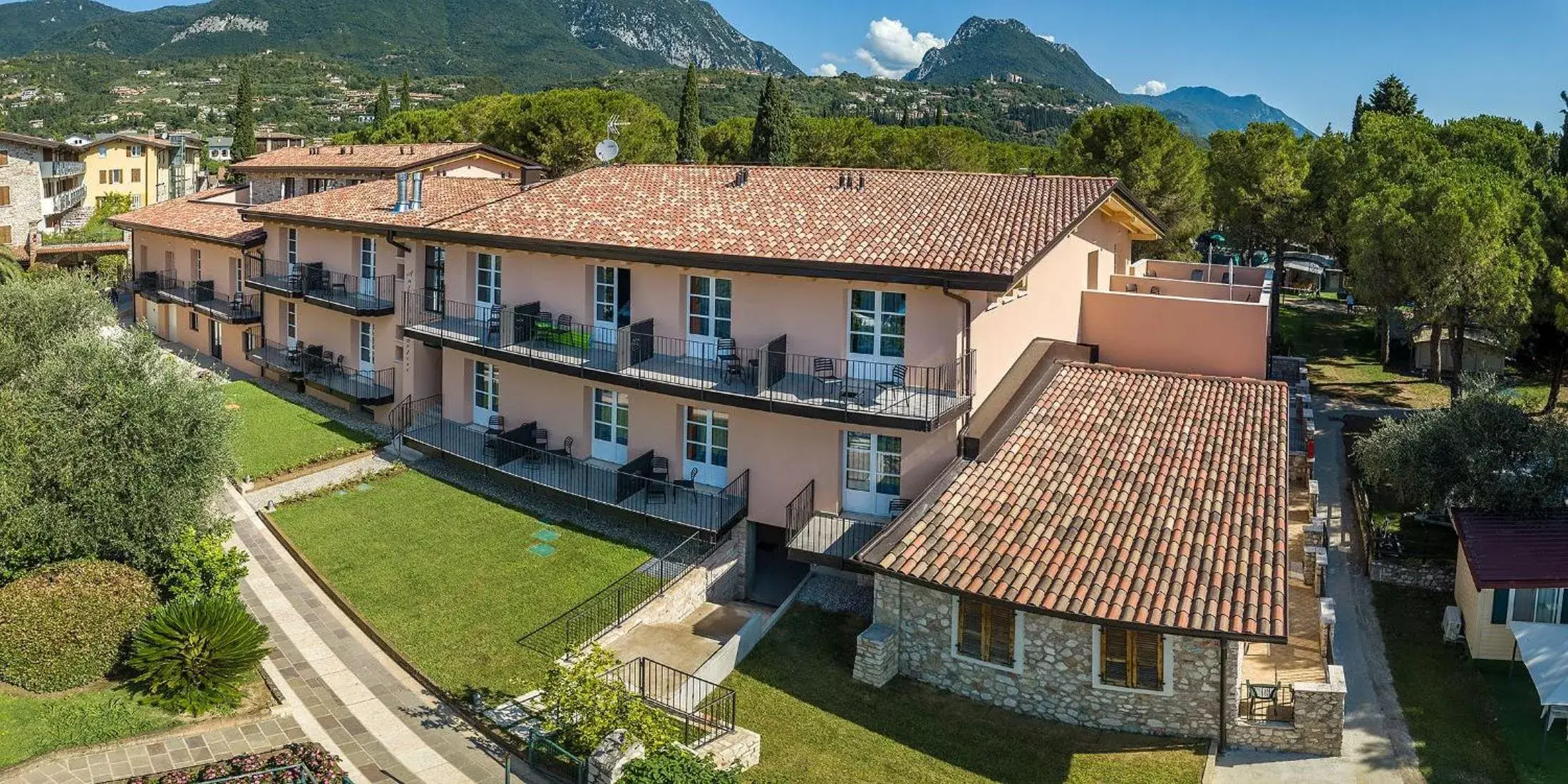 Property building, Bird's-eye View in Regina del Garda Suite