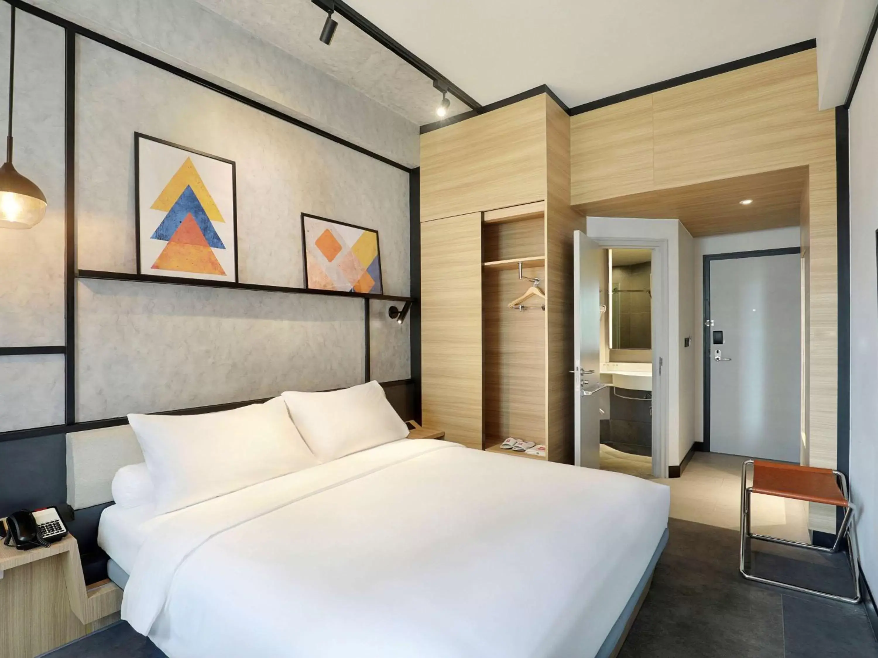 Photo of the whole room, Bed in Ibis Samarinda