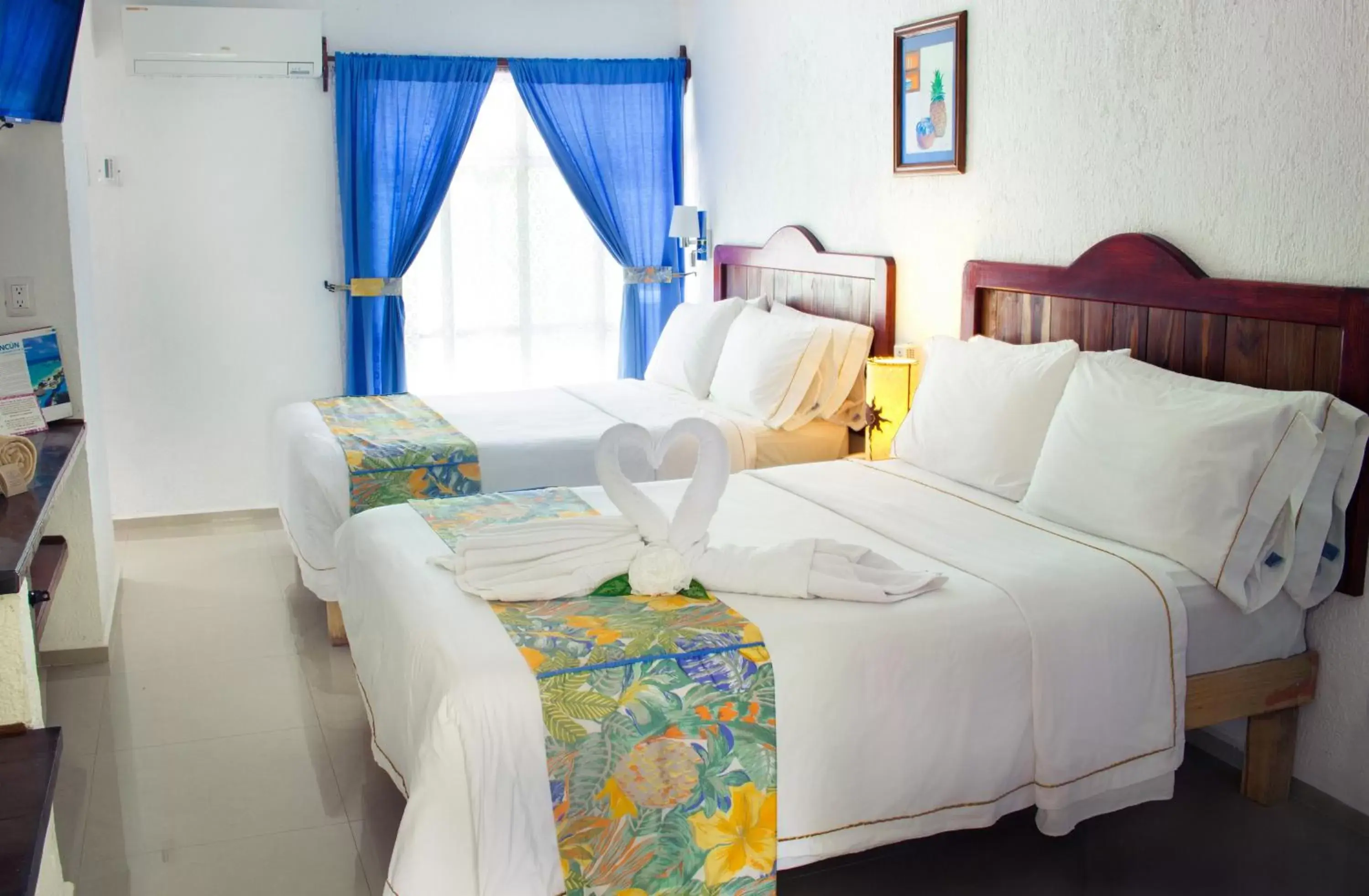 Bed in Eco-hotel El Rey del Caribe