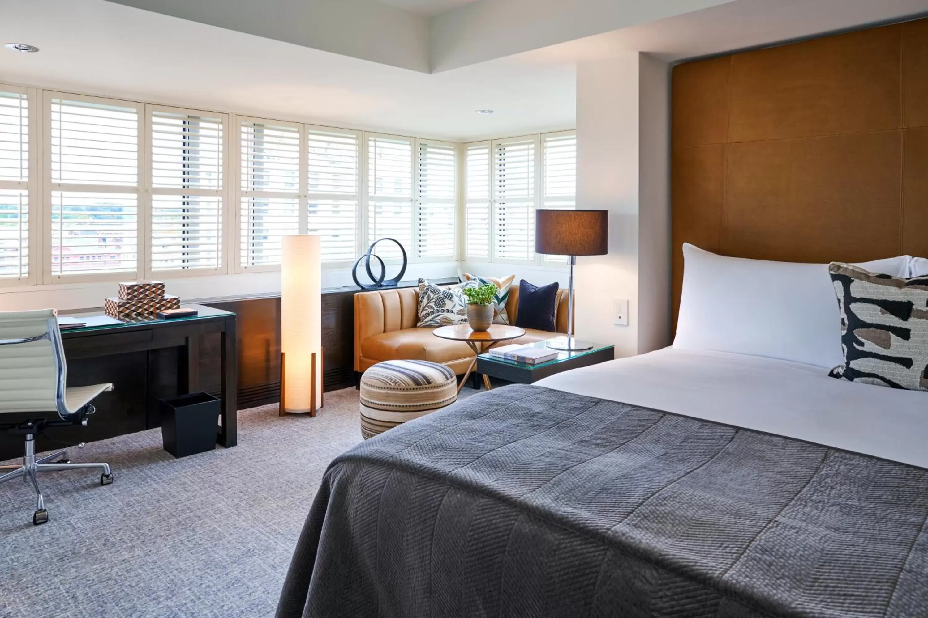 Photo of the whole room, Bed in The Dupont Circle Hotel