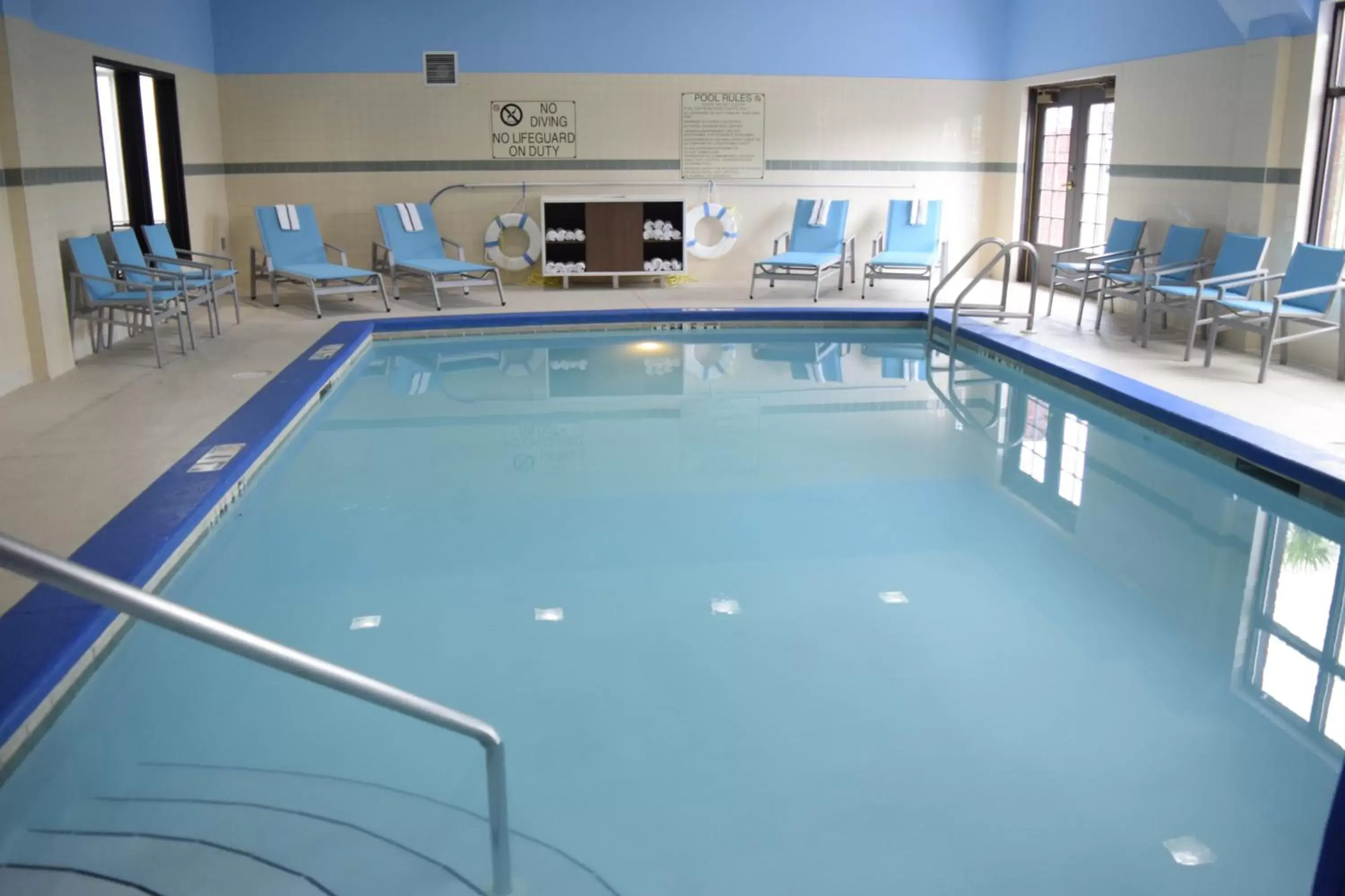 Swimming pool in Holiday Inn Express & Suites Pensacola West I-10 by IHG Swimming pool in Holiday Inn Express & Suites Pensacola West I-10 by IHG