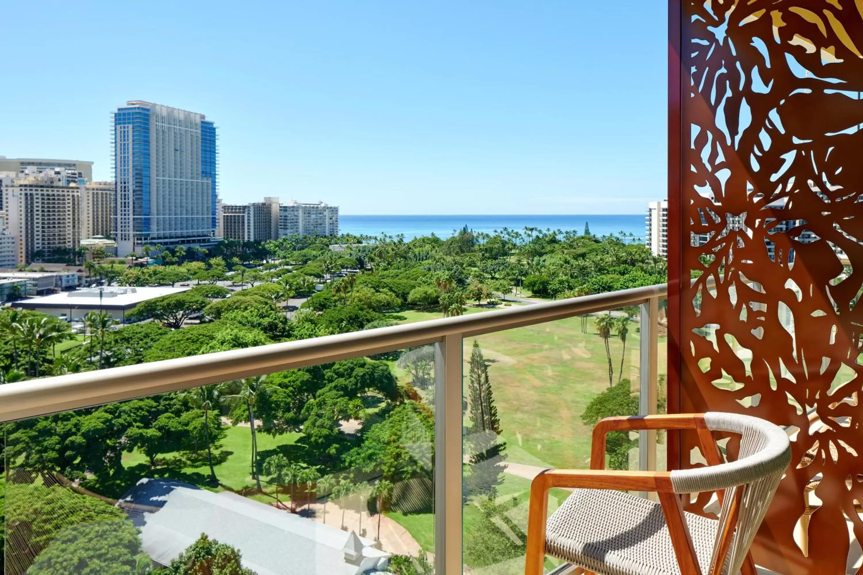 Balcony/Terrace in Luana Waikiki Hotel & Suites