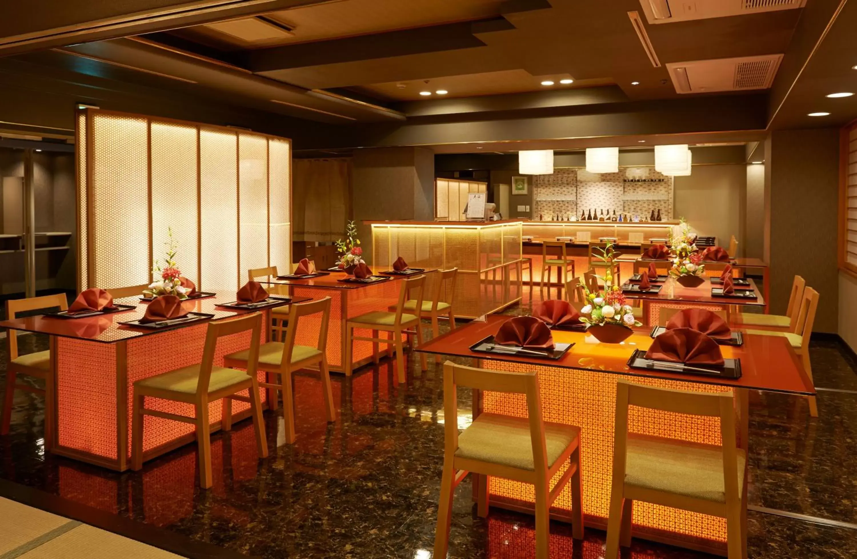 Restaurant/Places to Eat in Hotel Plaza Osaka