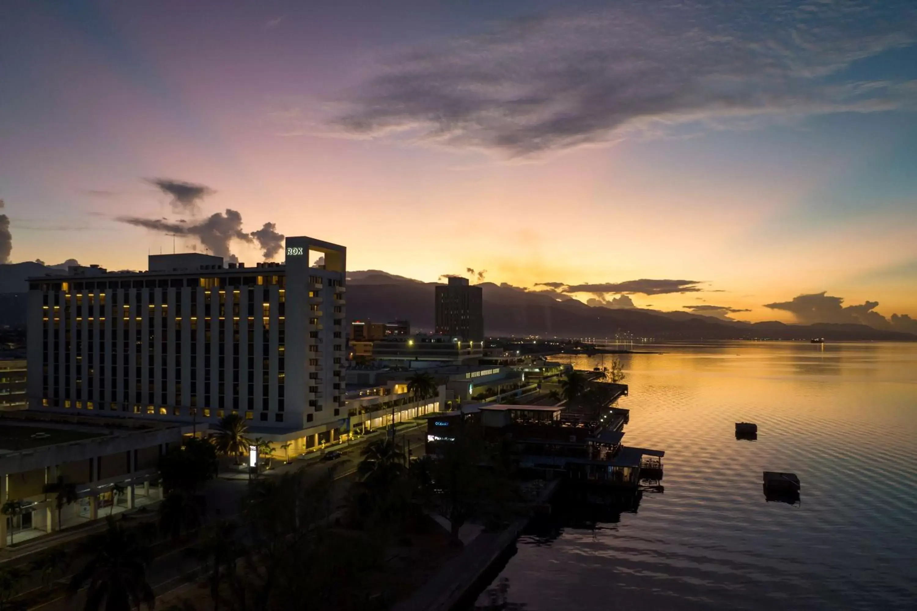 Property building in ROK Hotel Kingston Tapestry Collection By Hilton