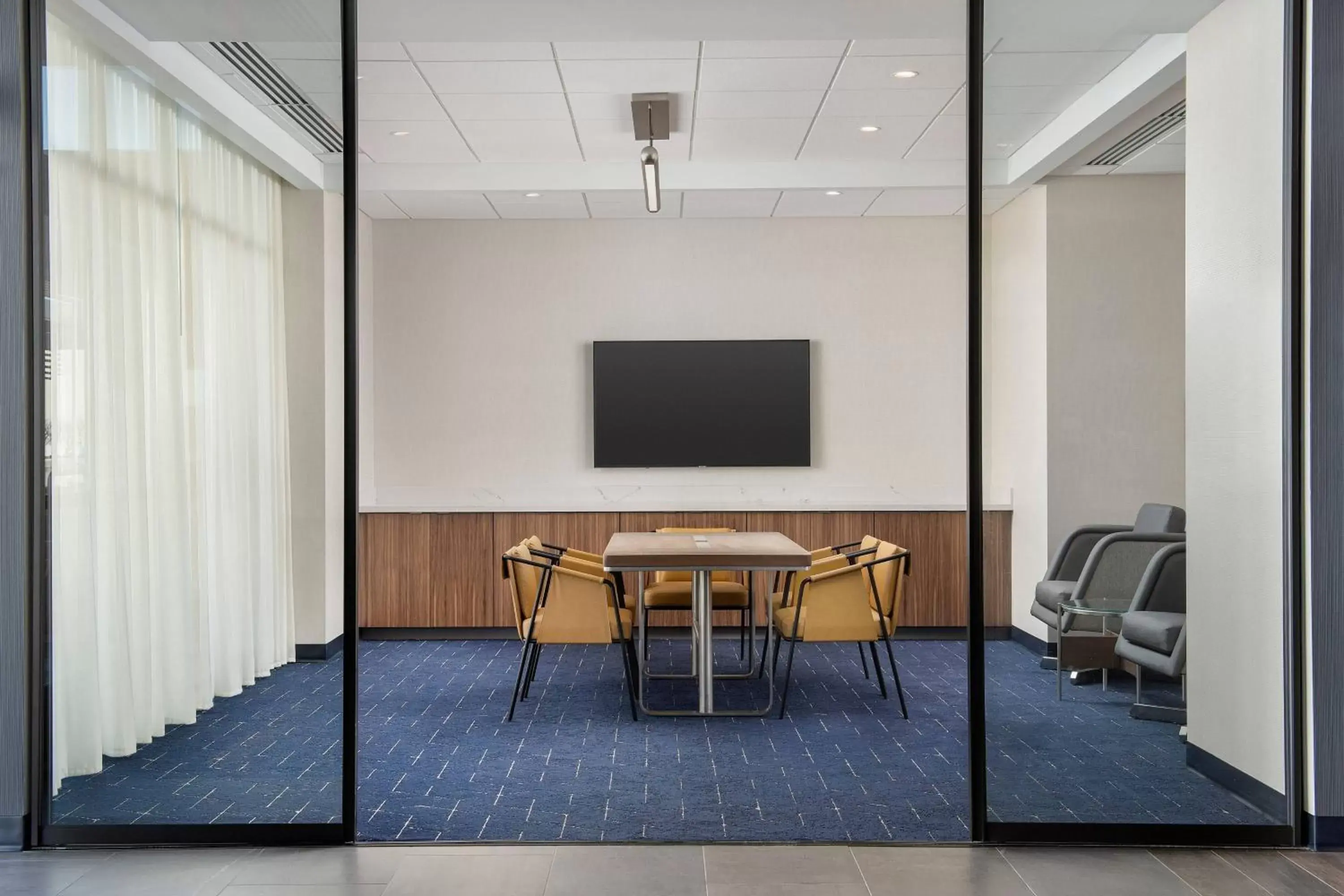 Meeting/conference room, TV/Entertainment Center in Courtyard by Marriott Indianapolis Plainfield