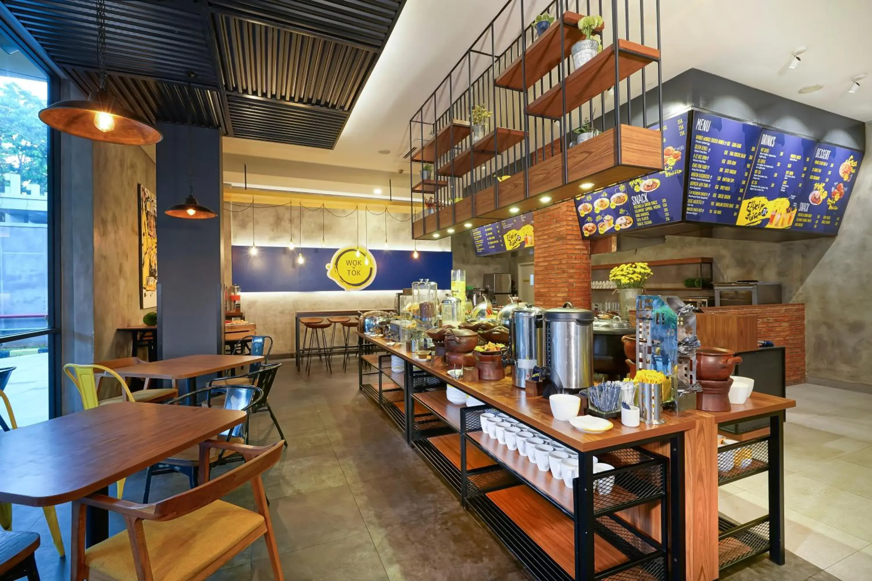 Restaurant/places to eat in Yello Hotel Manggarai Restaurant/places to eat in Yello Hotel Manggarai