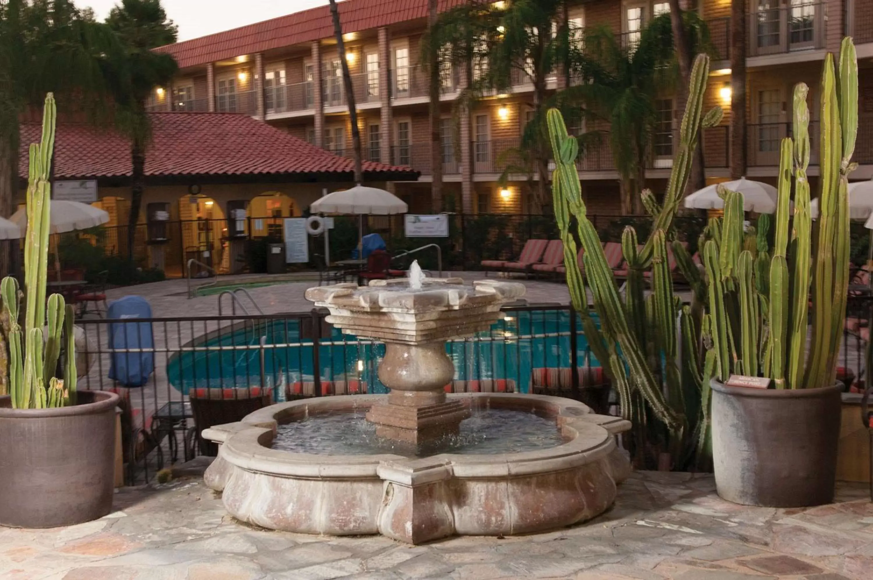 Property building, Swimming Pool in DoubleTree Suites by Hilton Tucson-Williams Center