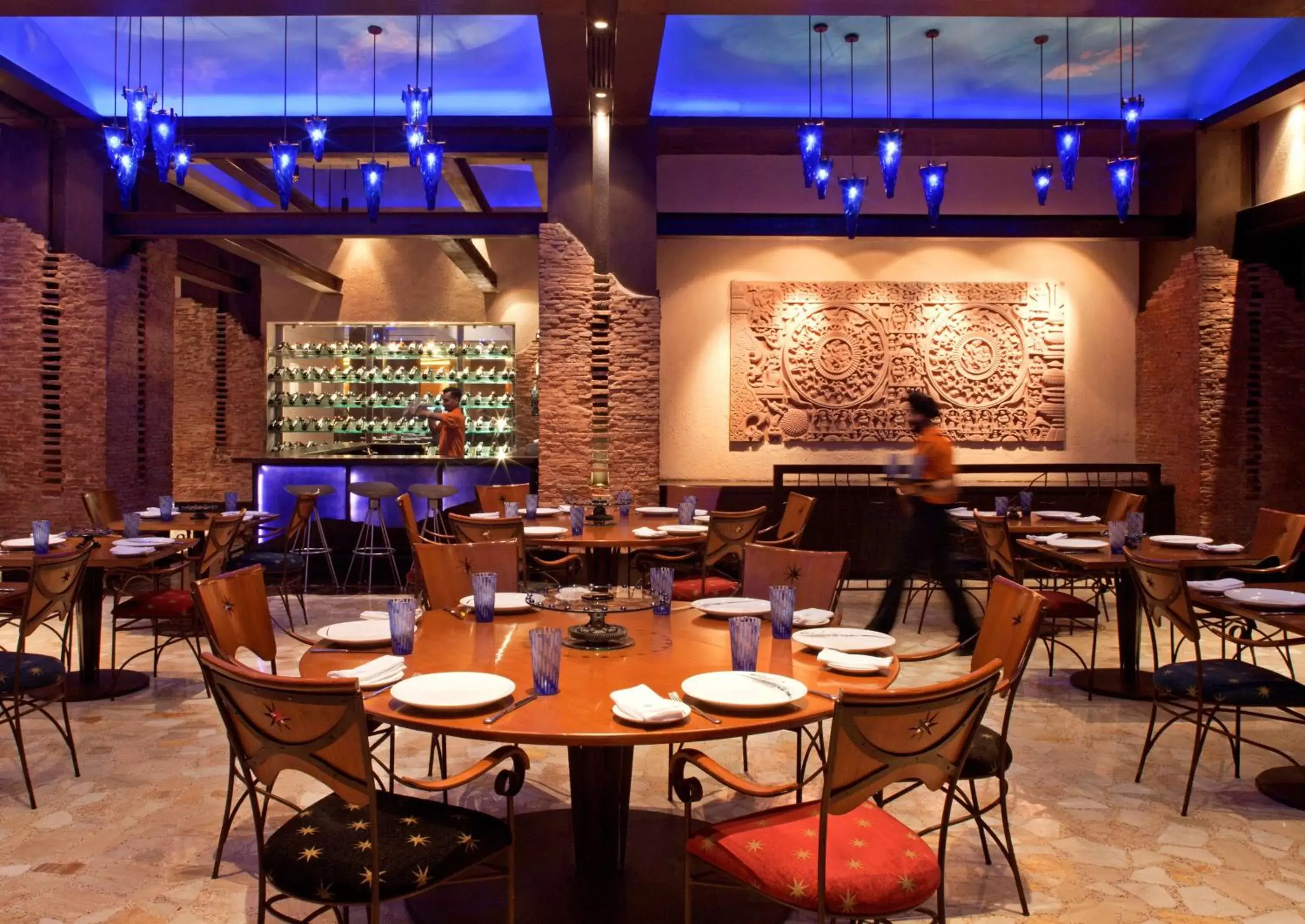 Restaurant/Places to Eat in Radisson Blu Plaza Delhi Airport