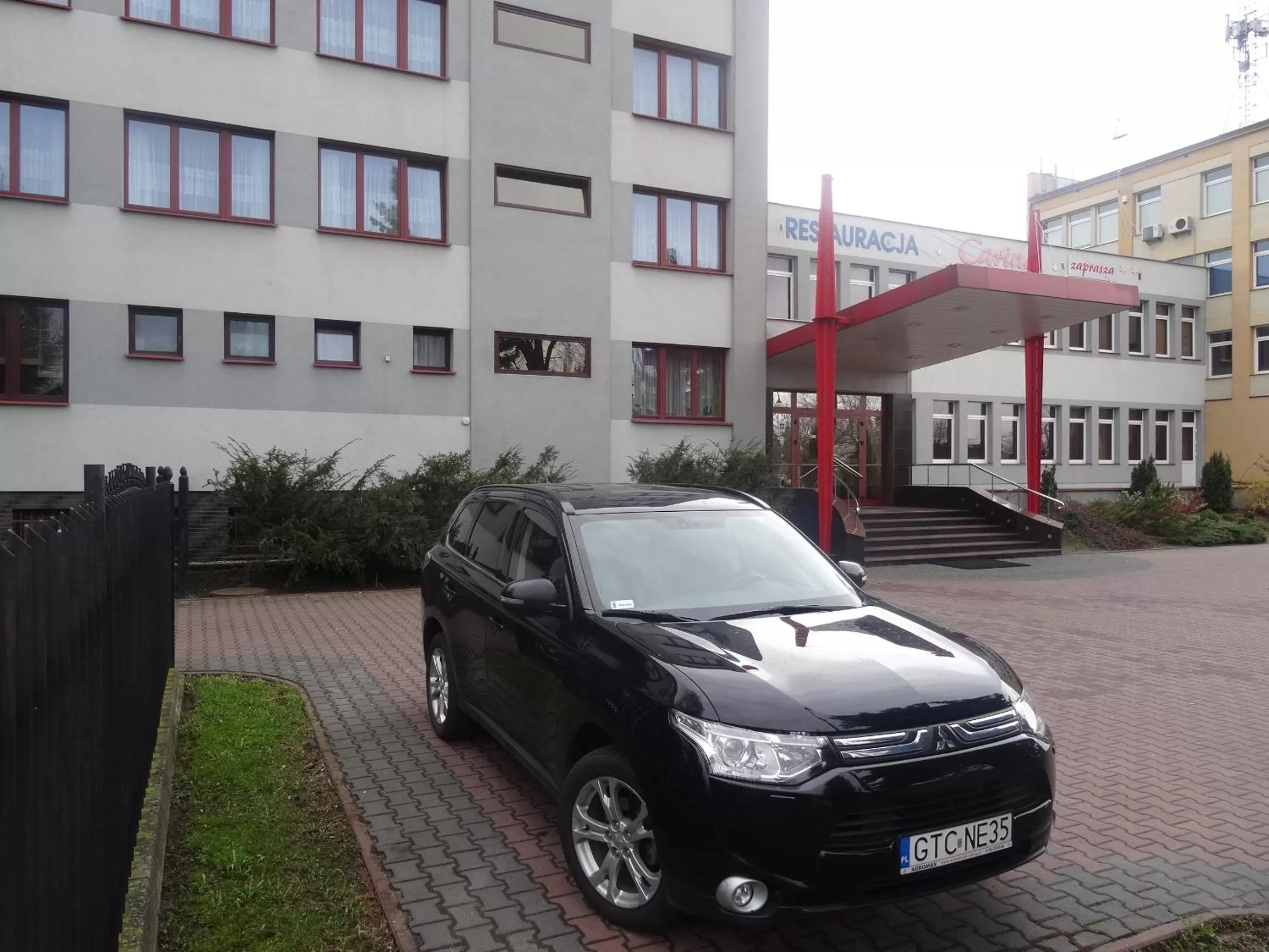 Facade/entrance in Carina Hotel