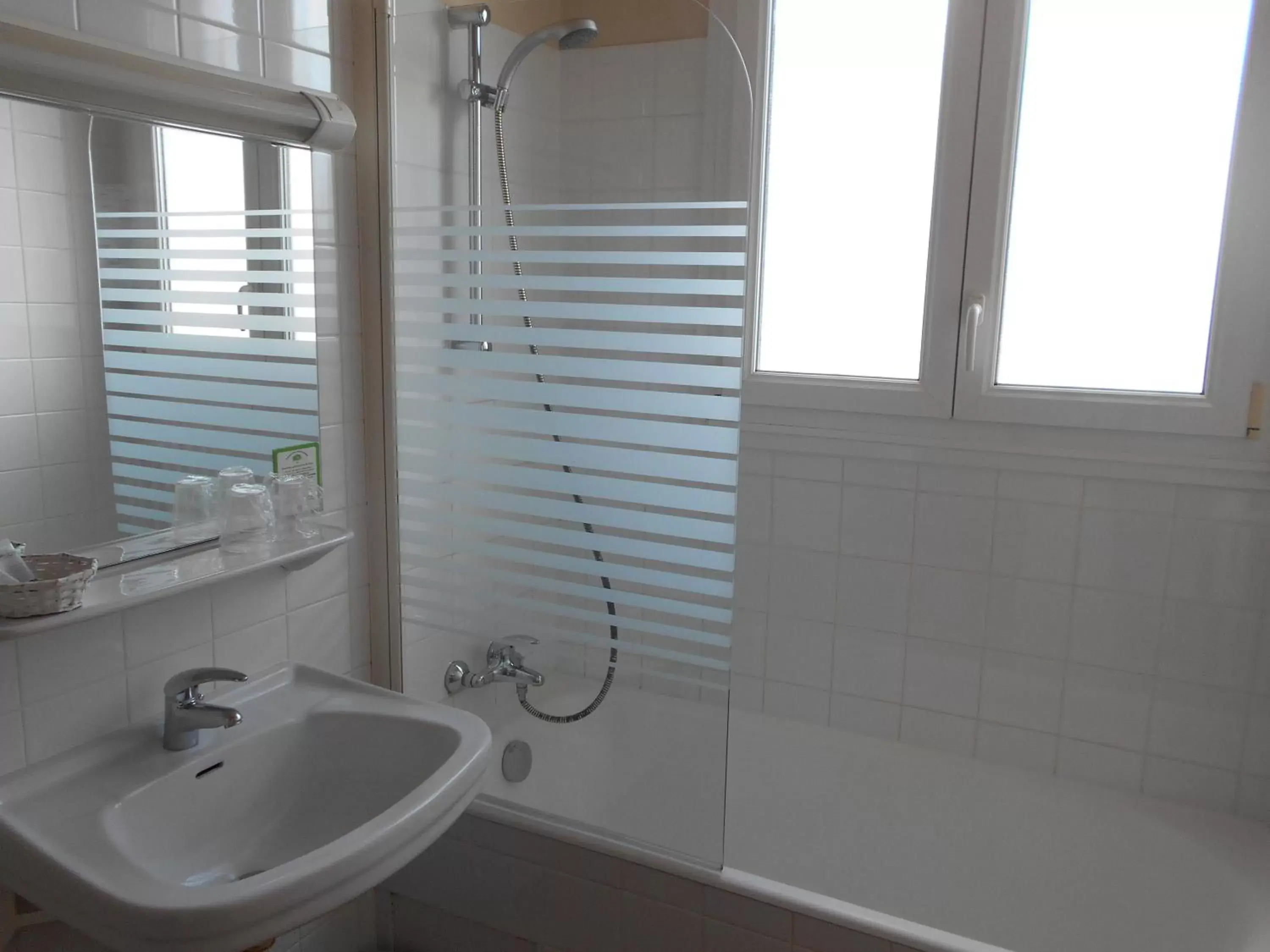 Bathroom in Hotel du Louvre