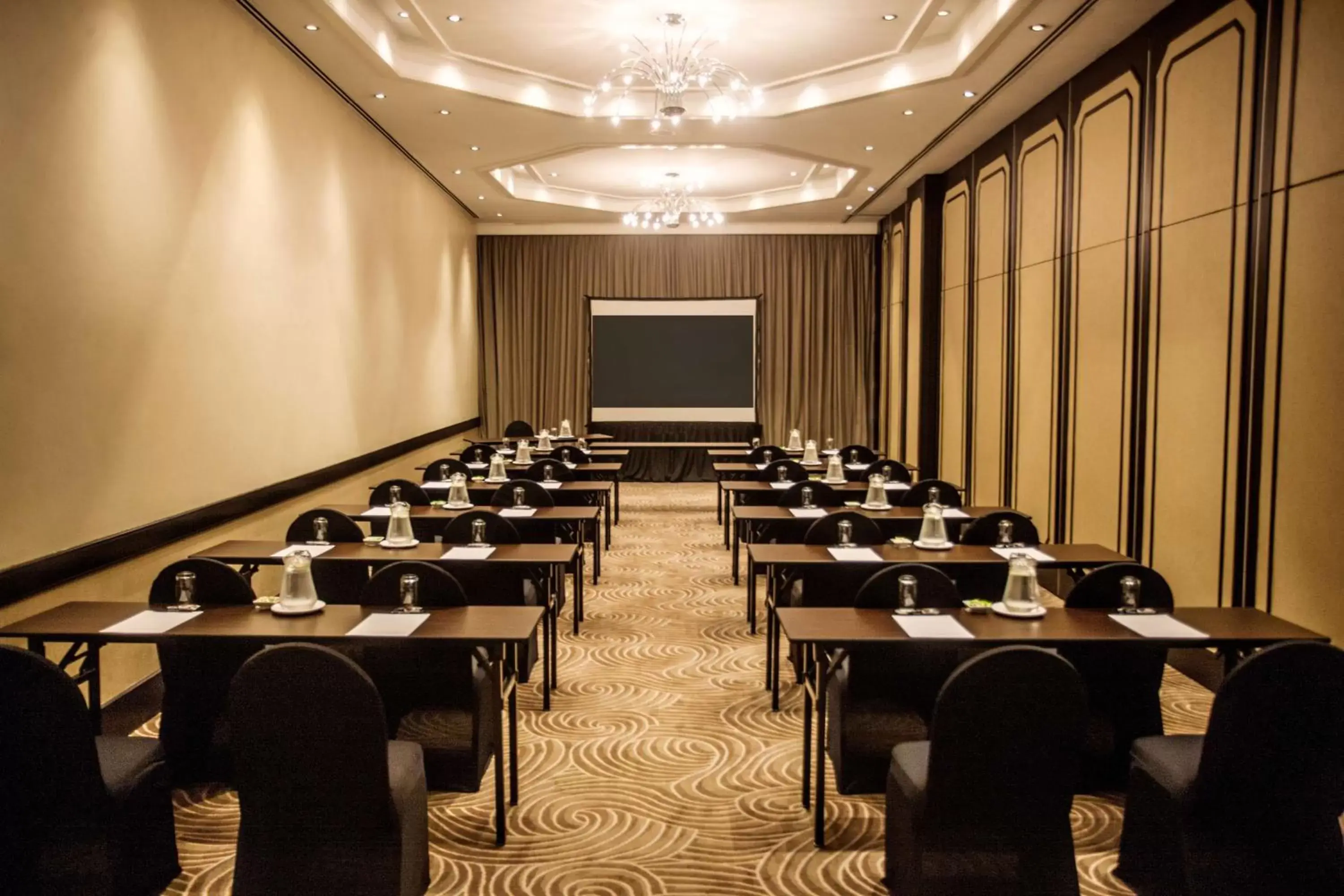 Meeting/conference room in Southern Sun Elangeni & Maharani