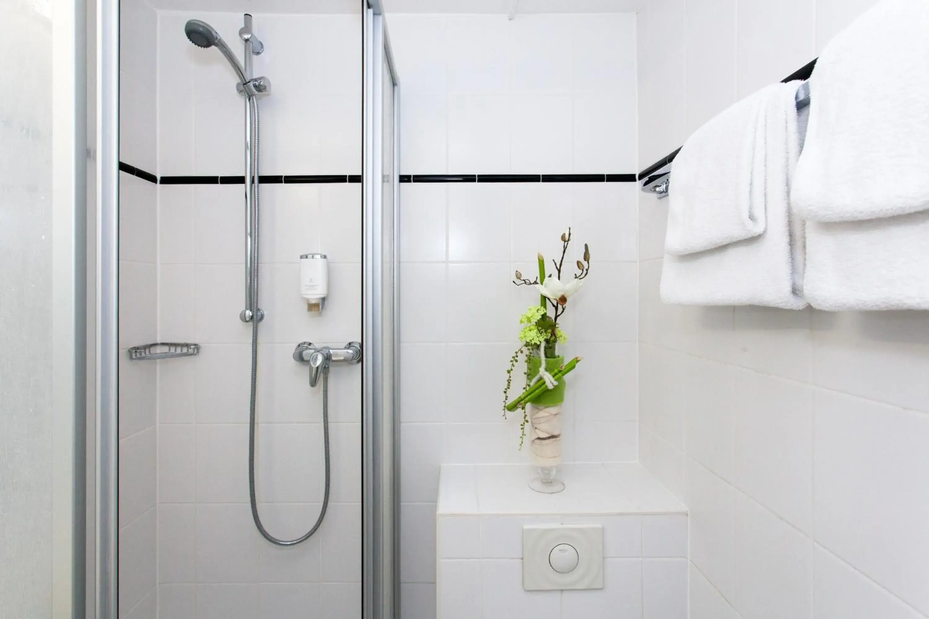 Bathroom in Hotel Scala Frankfurt City Centre