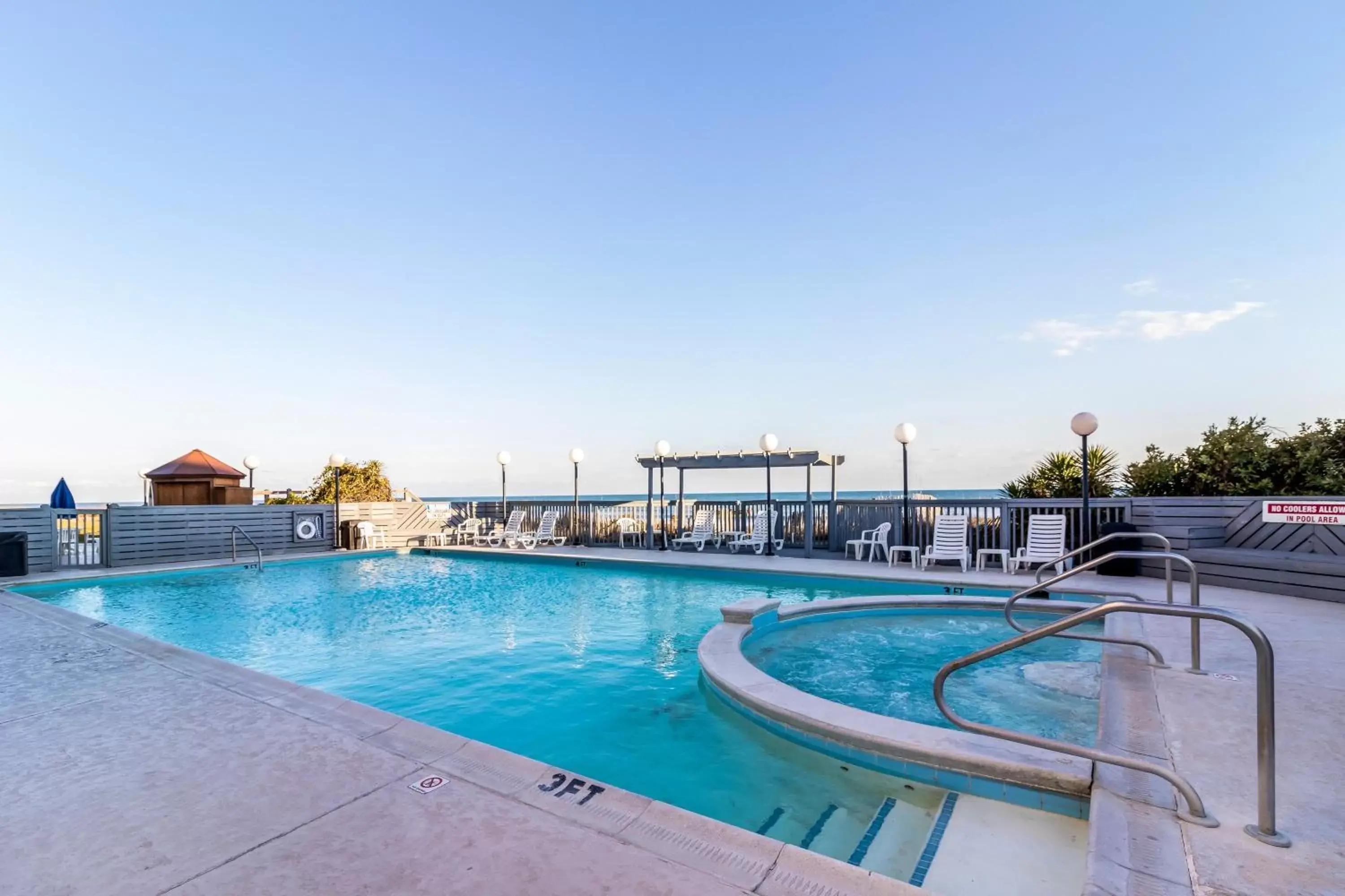 Pool view, Swimming Pool in The Inn at Pine Knoll Shores Oceanfront