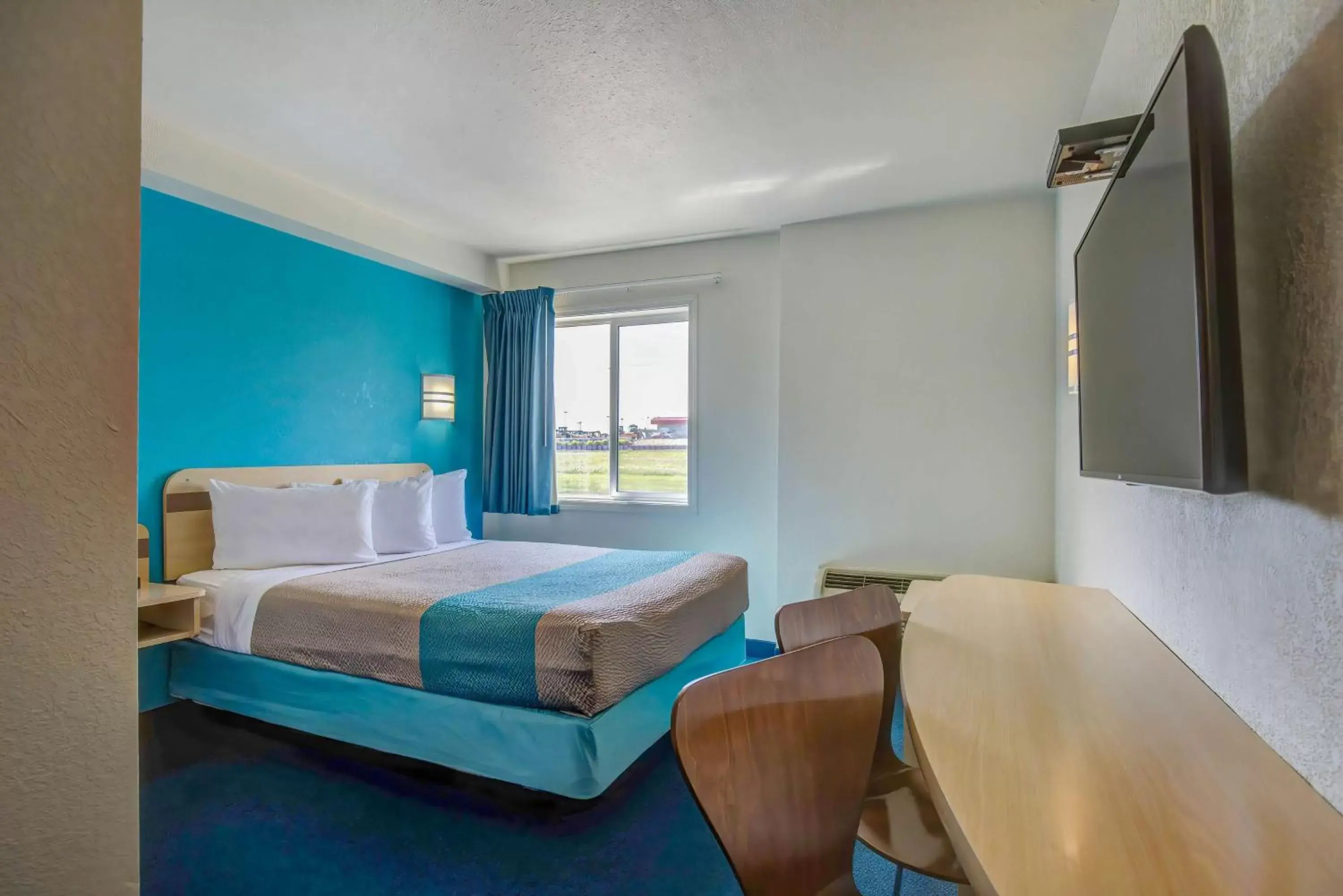 Bedroom in Motel 6-Grande Prairie, AB