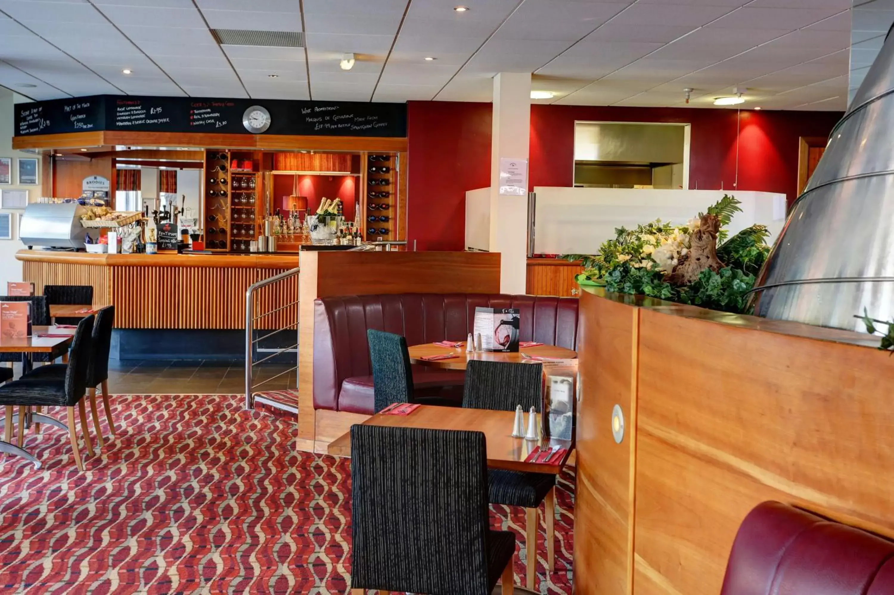 Restaurant/places to eat, Lounge/Bar in Best Western Kings Manor