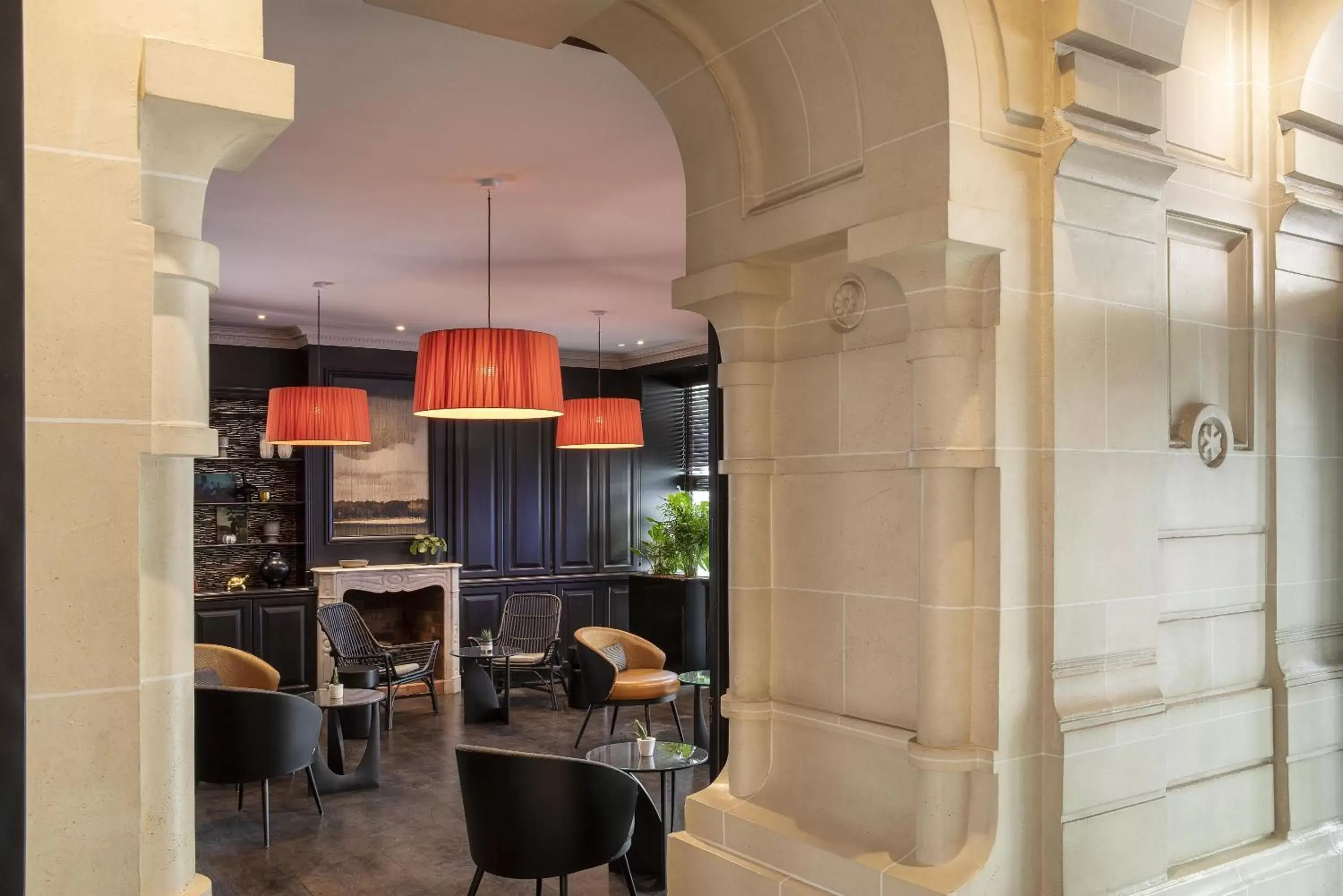 Lounge or bar, Restaurant/Places to Eat in Hôtel Elysées Régencia