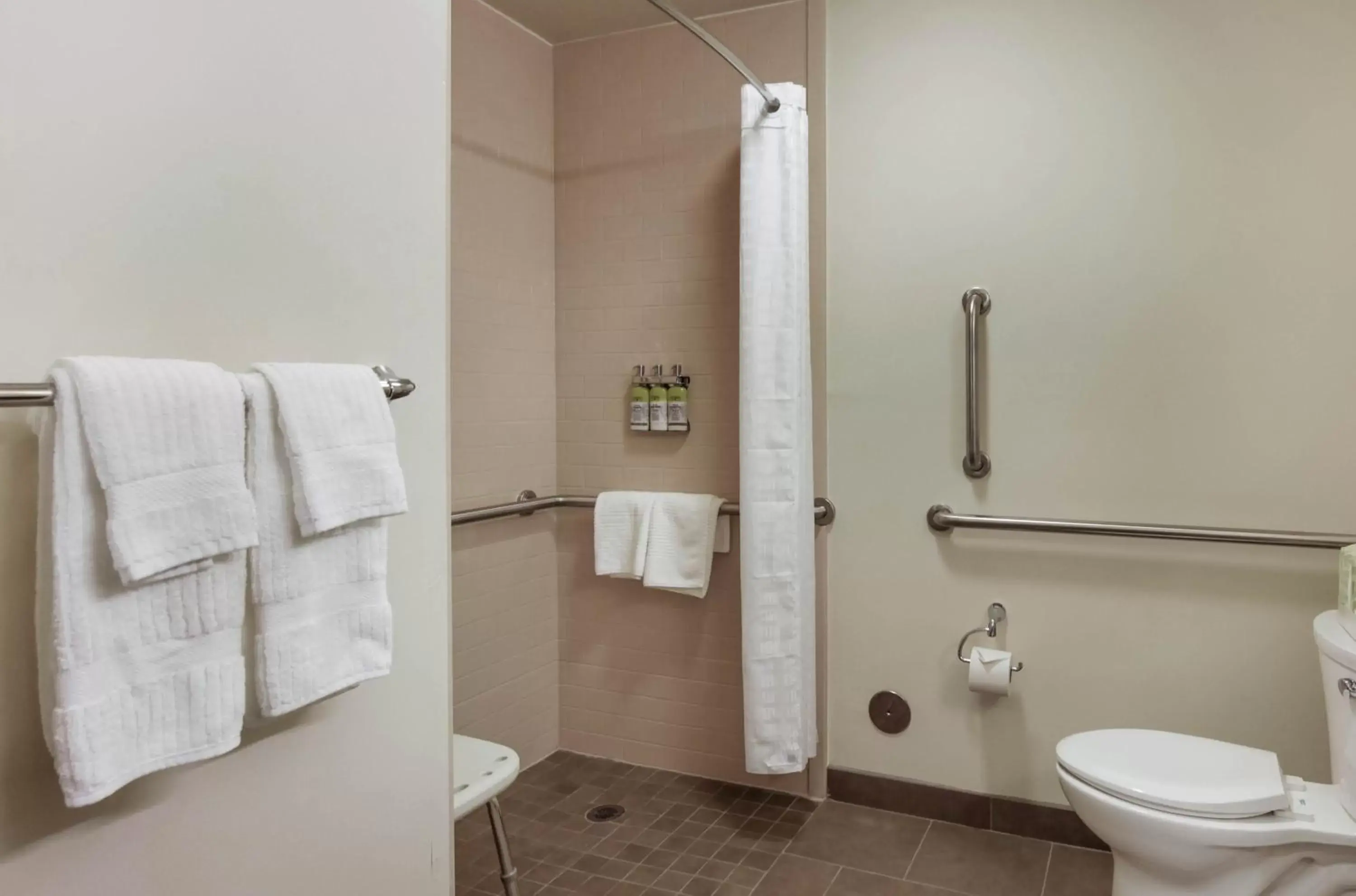 Photo of the whole room, Bathroom in Candlewood Suites - Brighton, an IHG Hotel