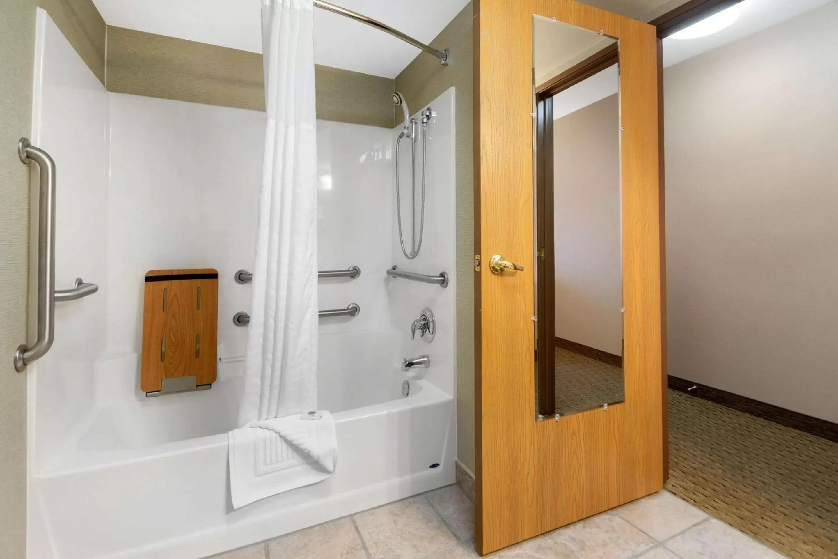 Bathroom in Comfort Inn Iron Mountain