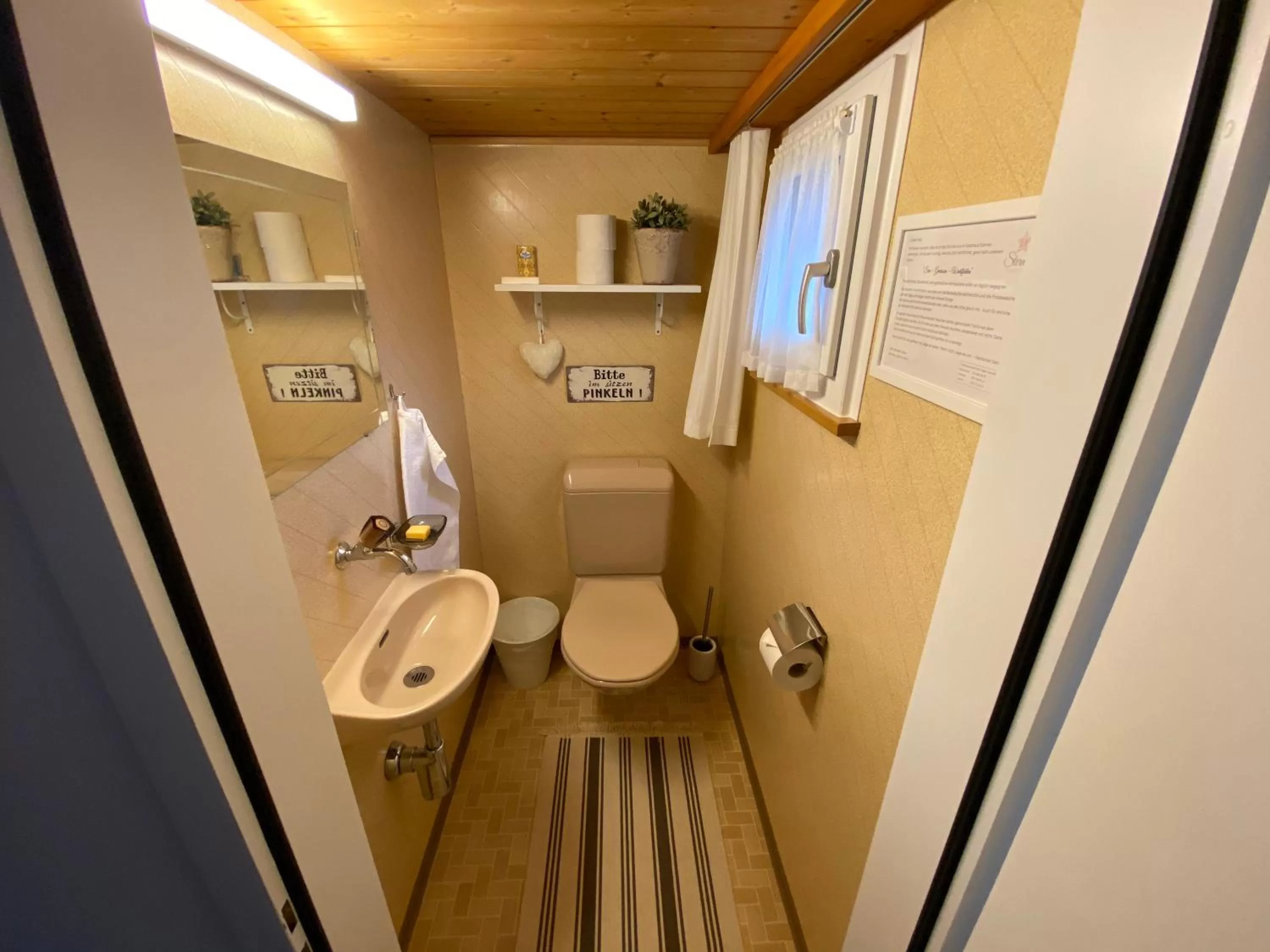 Bathroom in Gasthaus Sternen