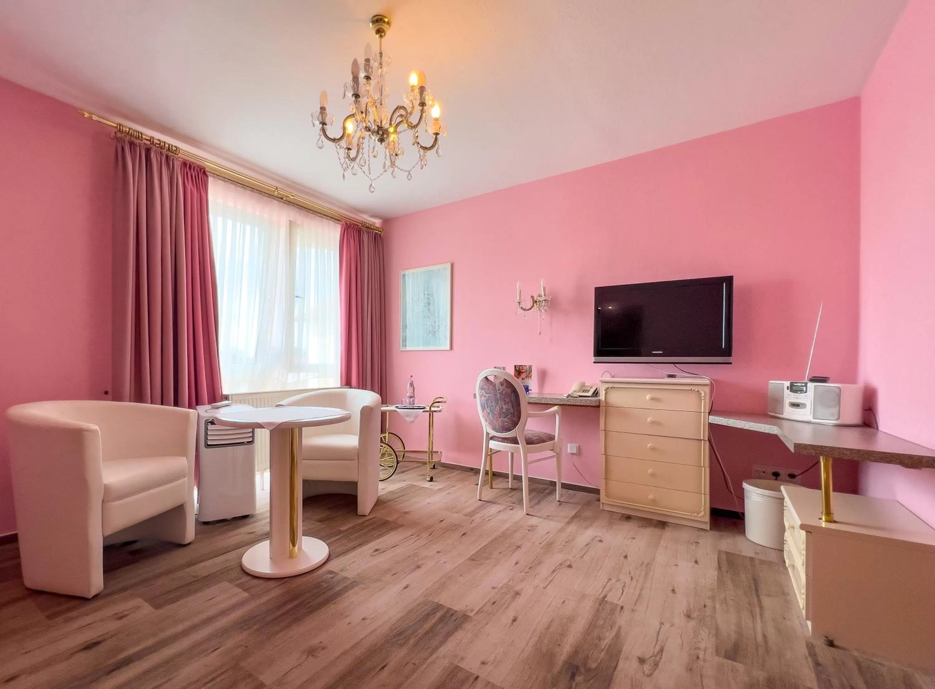 TV and multimedia in Hotel Landhaus Wörlitzer Hof