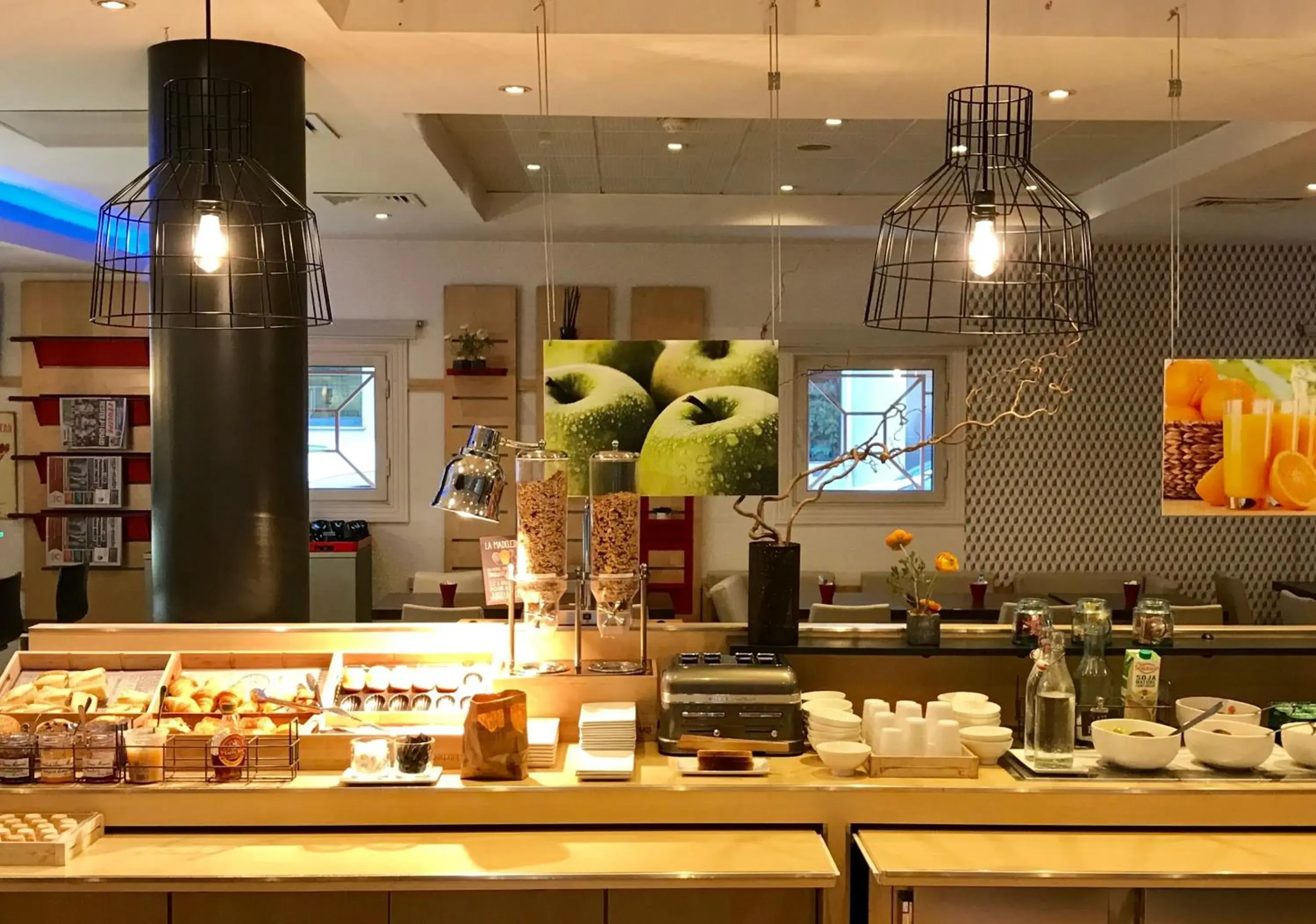 Buffet breakfast, Restaurant/Places to Eat in easyHotel Nice Palais des Congrès – Old Town