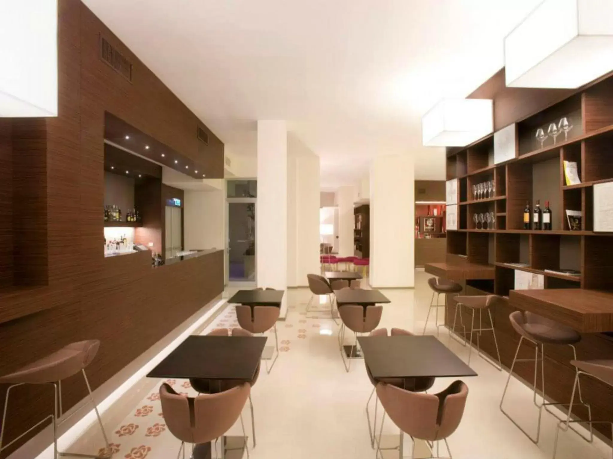 Restaurant/places to eat in Eos Hotel Restaurant/places to eat in Eos Hotel