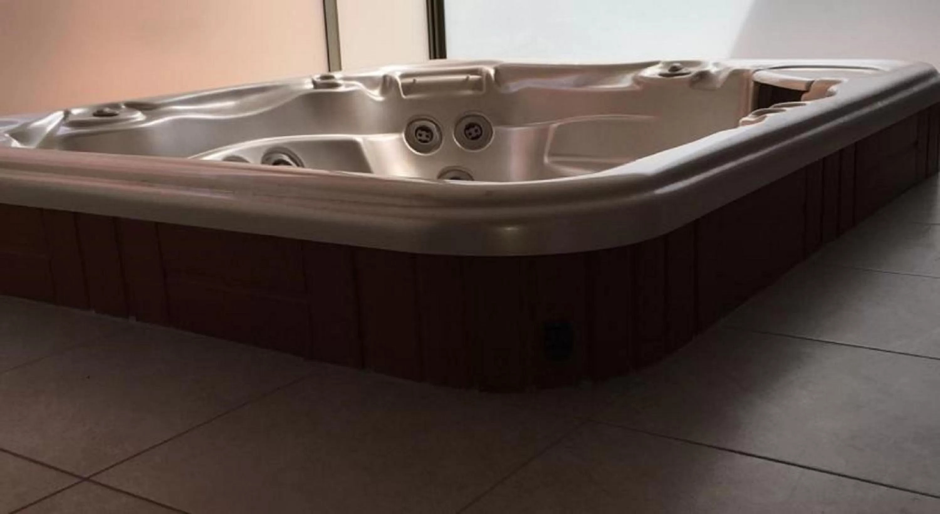 Hot Tub in Aconcagua Apartments
