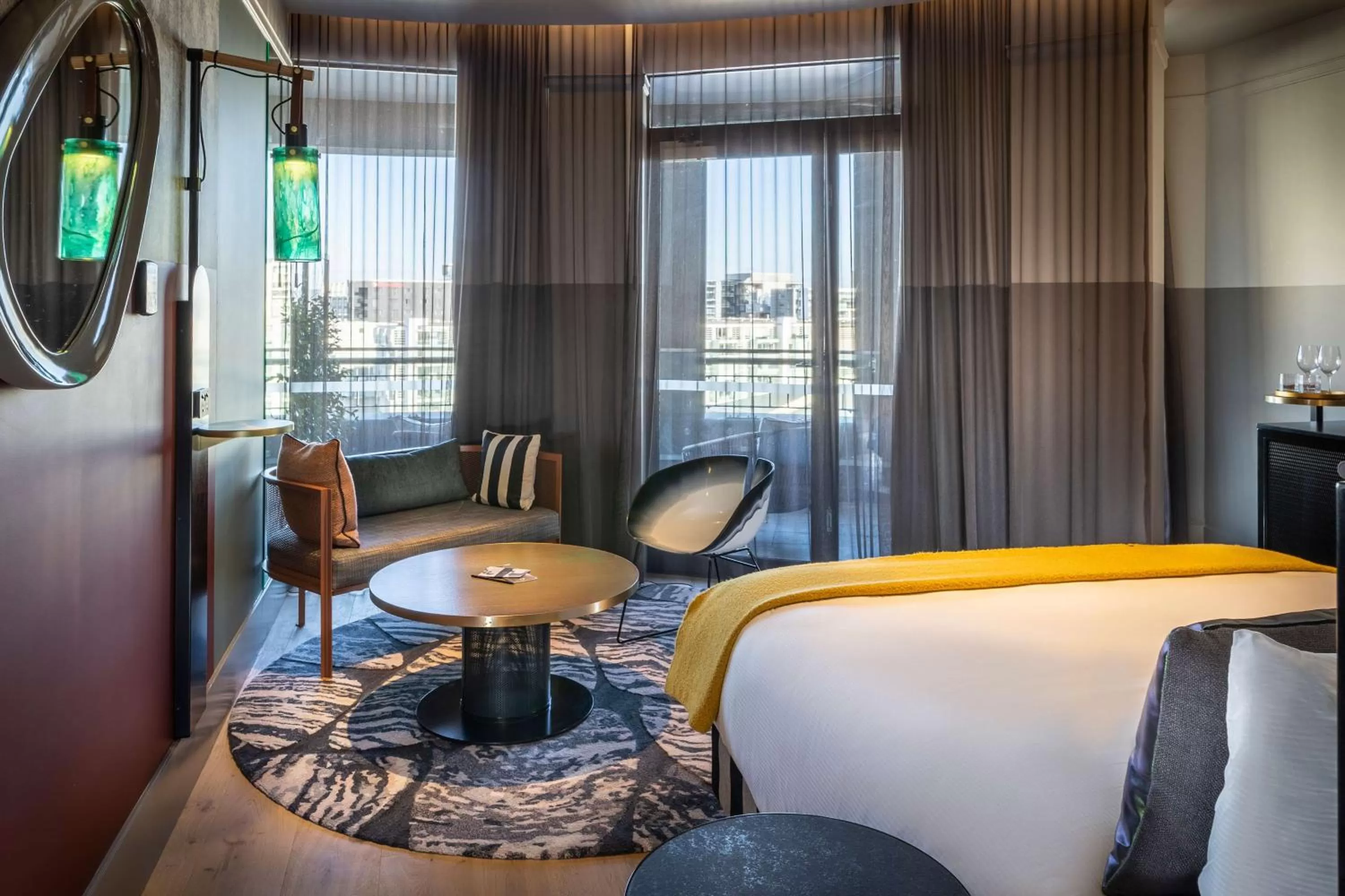 Photo of the whole room in QT Auckland