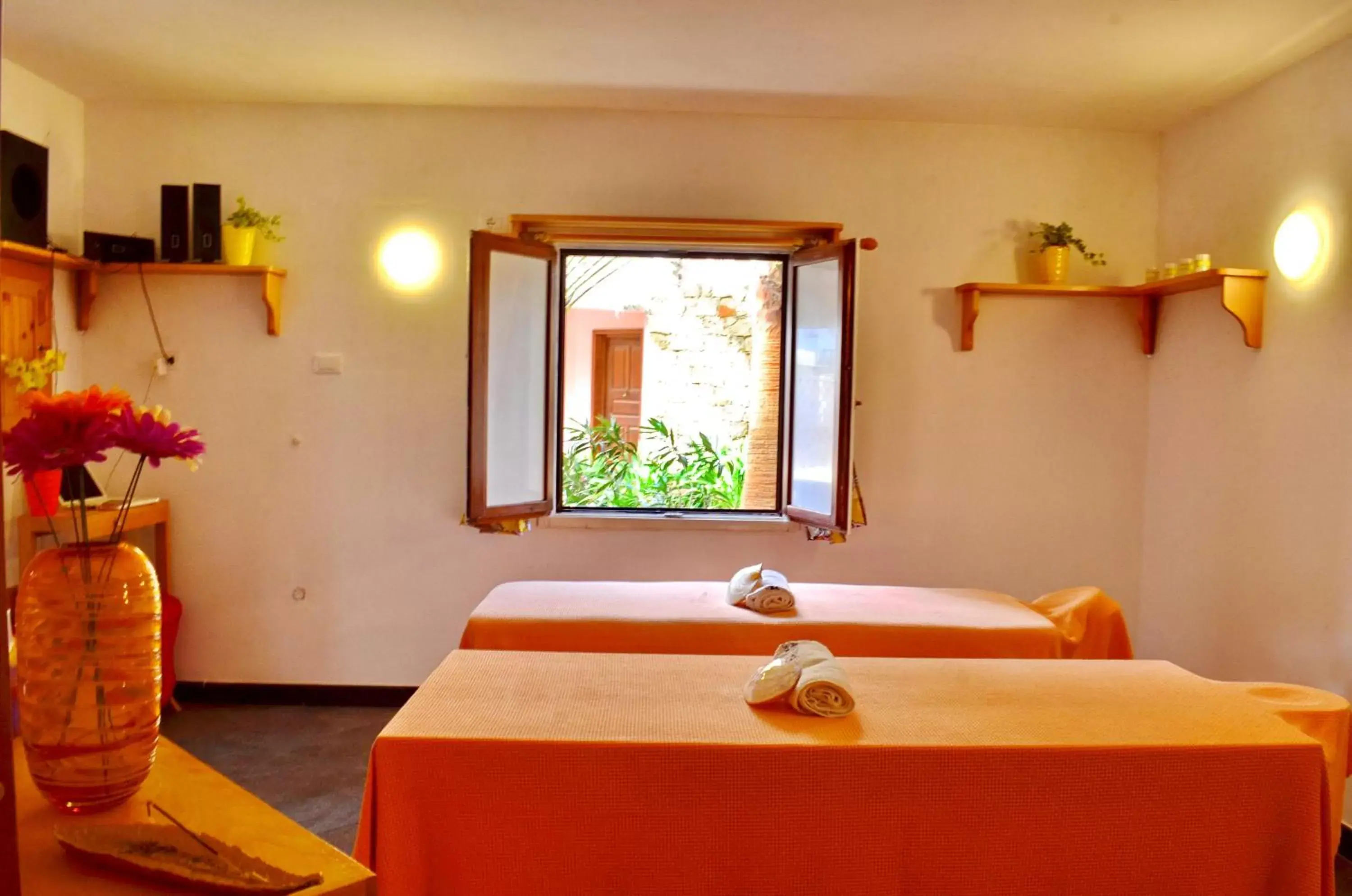 Massage, Bed in Porto Antigo Hotel BB Massage, Bed in Porto Antigo Hotel BB