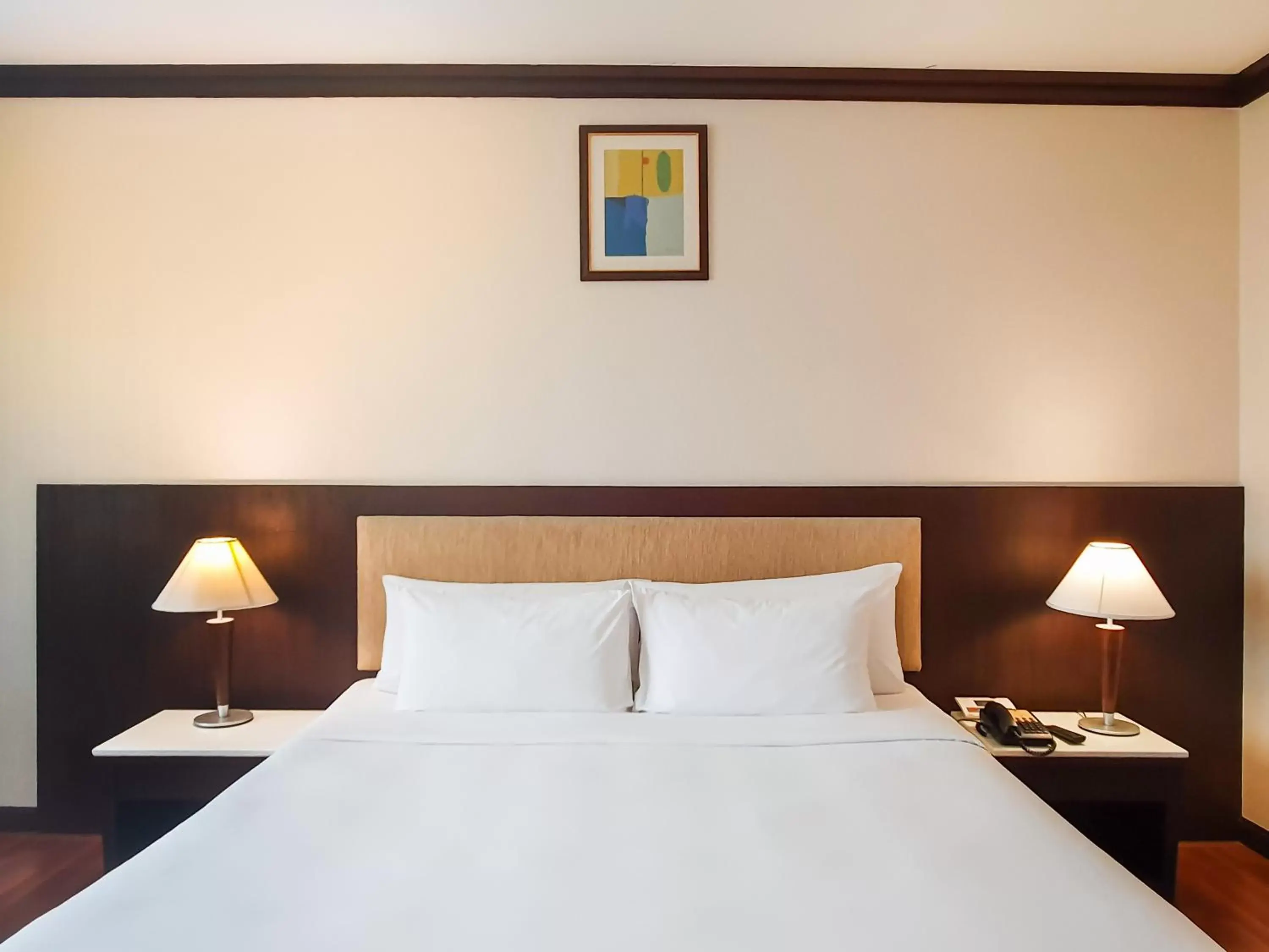 Bed in Zenith Sukhumvit Hotel - SHA Extra Plus