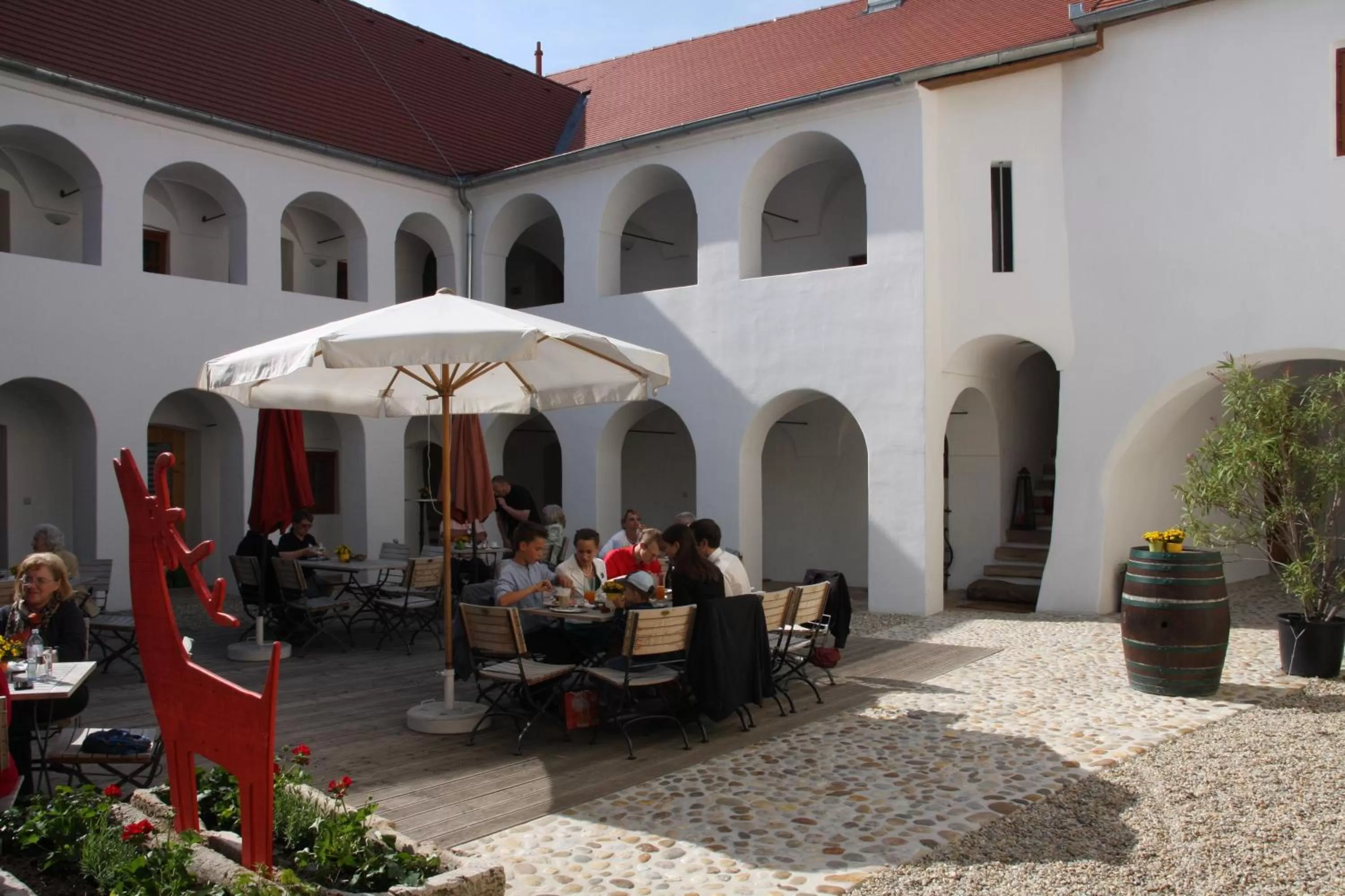 Patio in Hotel Eisenhuthaus