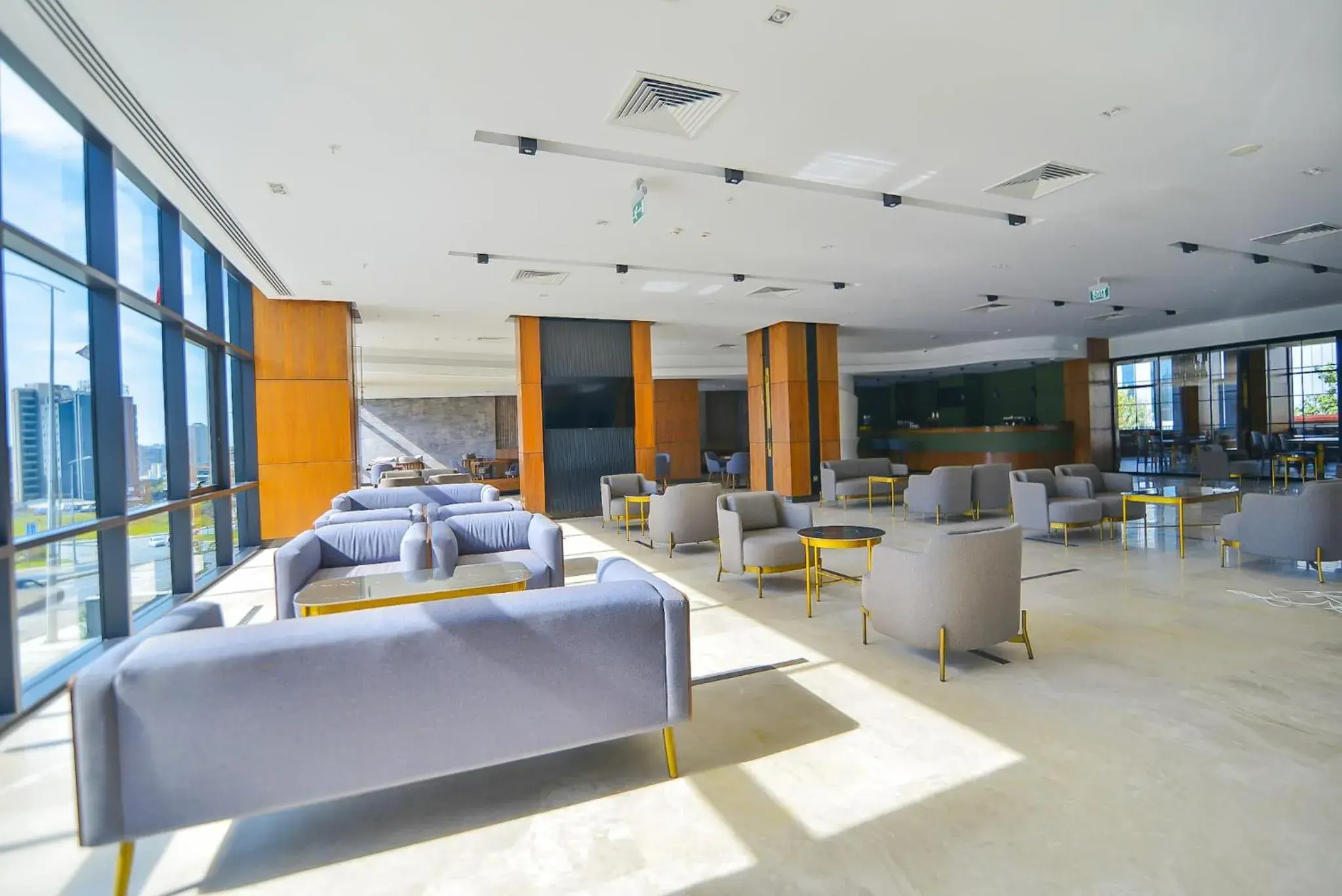 Lobby or reception in QUA COMFORT HOTEL