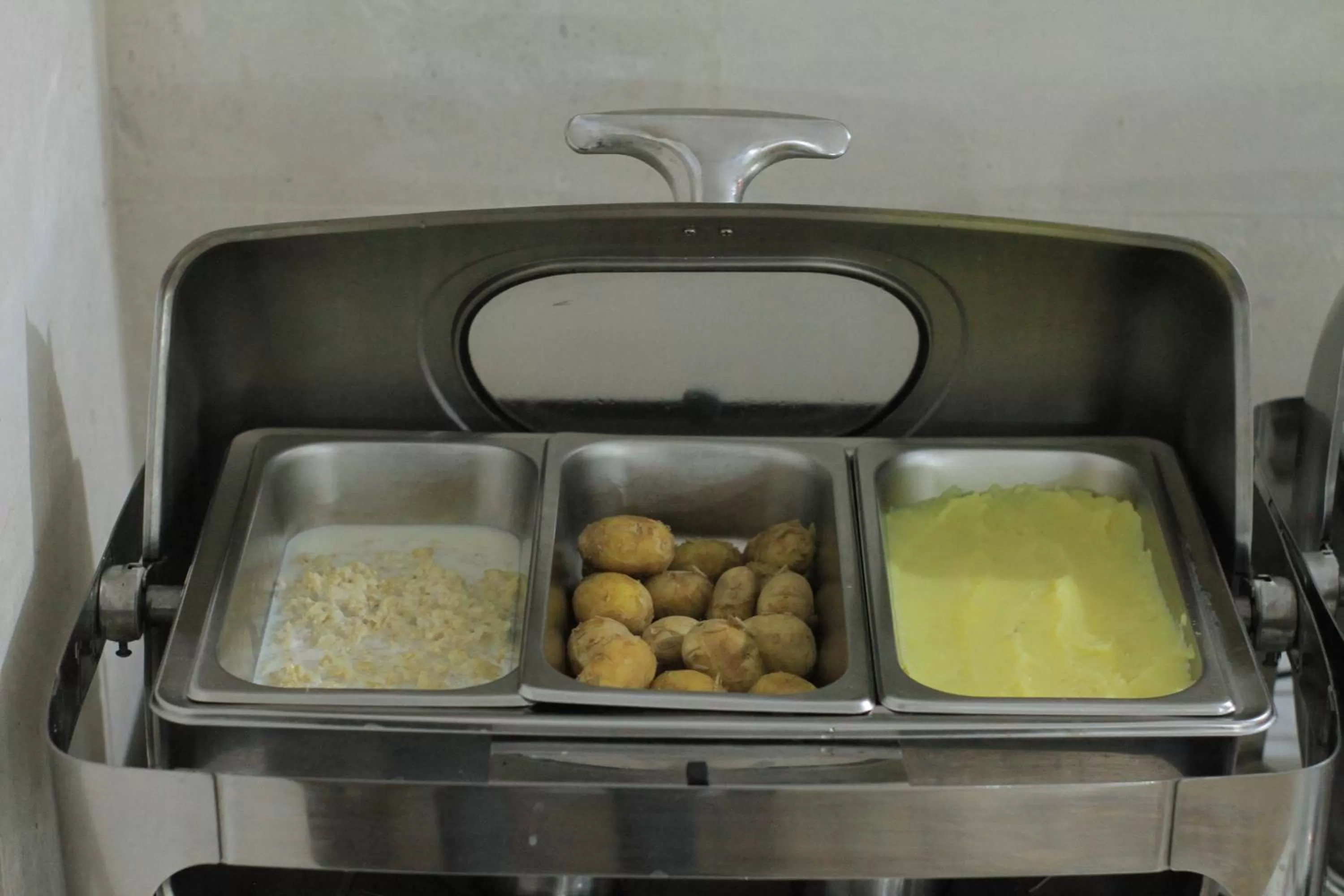 Food and drinks in As-Salam Boutique Hotel