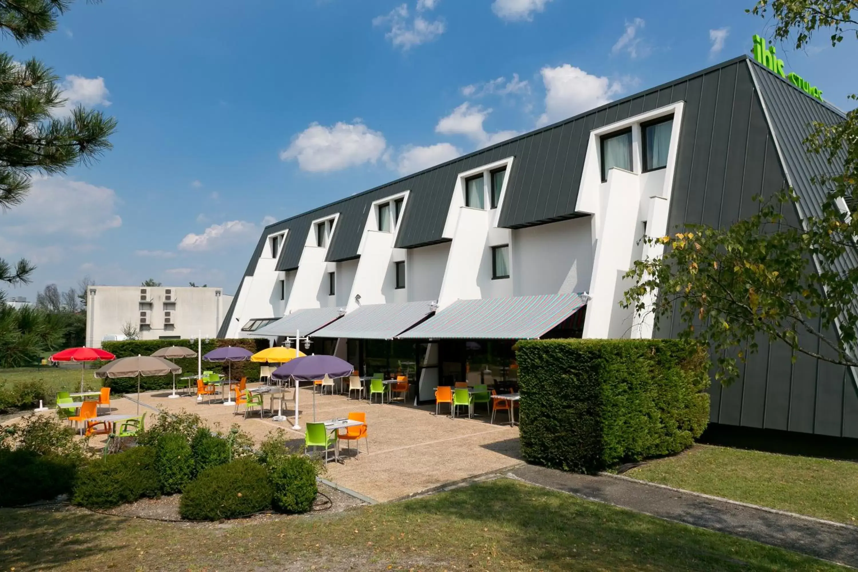 Facade/entrance, Property Building in ibis Styles Bordeaux Aéroport