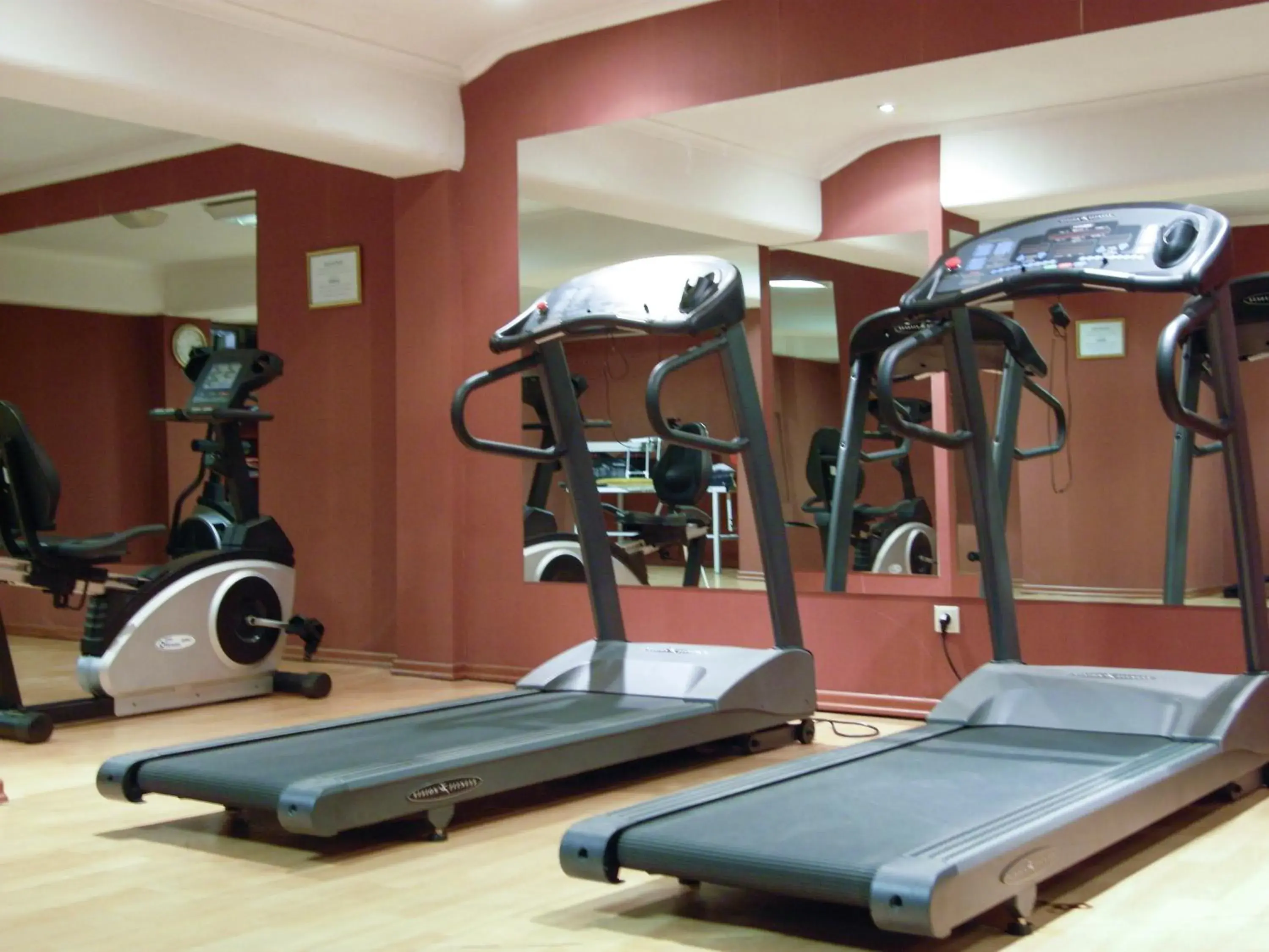 Fitness centre/facilities in Hotel Best Fitness centre/facilities in Hotel Best