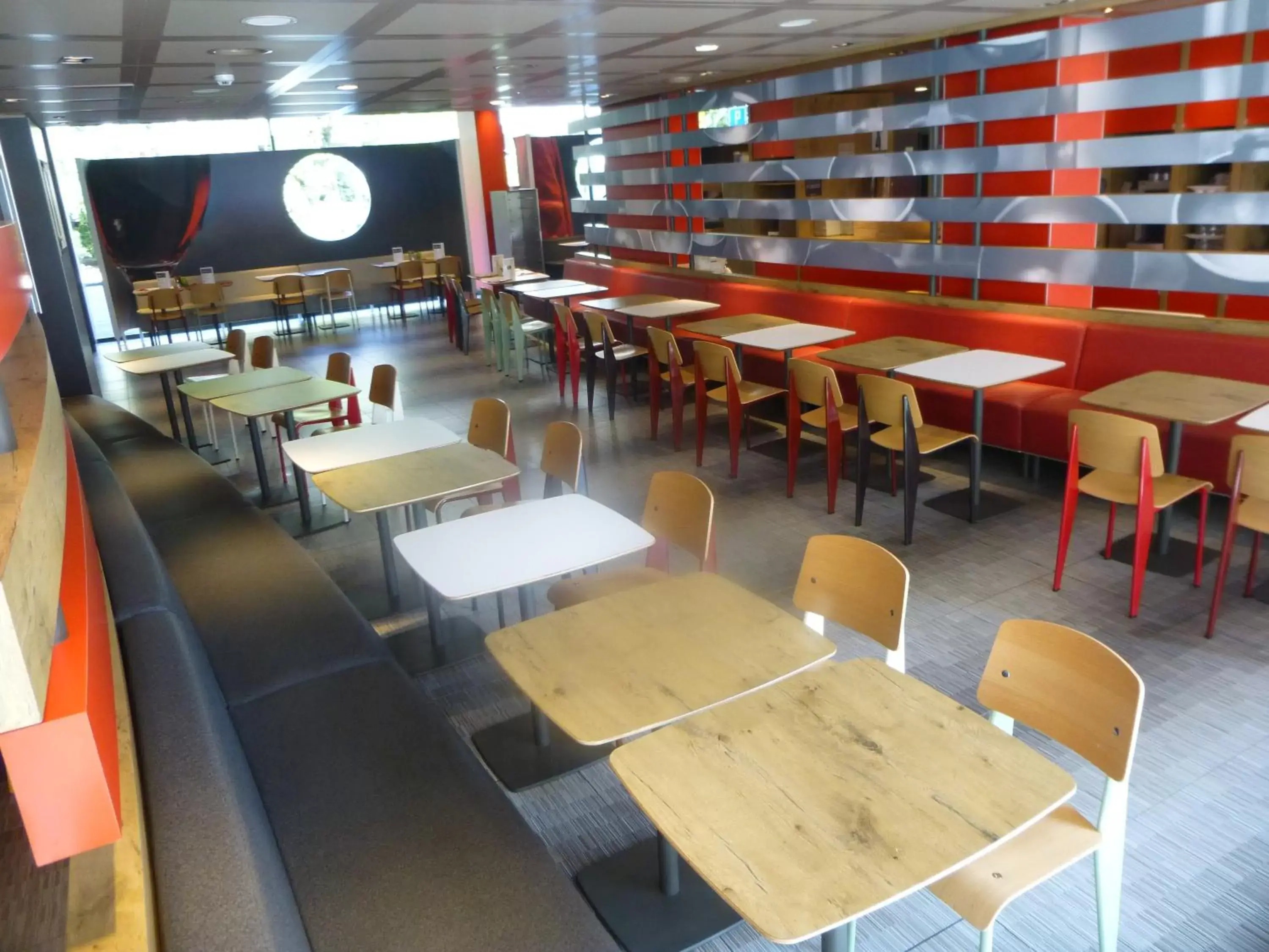 Lounge or bar, Restaurant/Places to Eat in ibis Genève Centre Nations