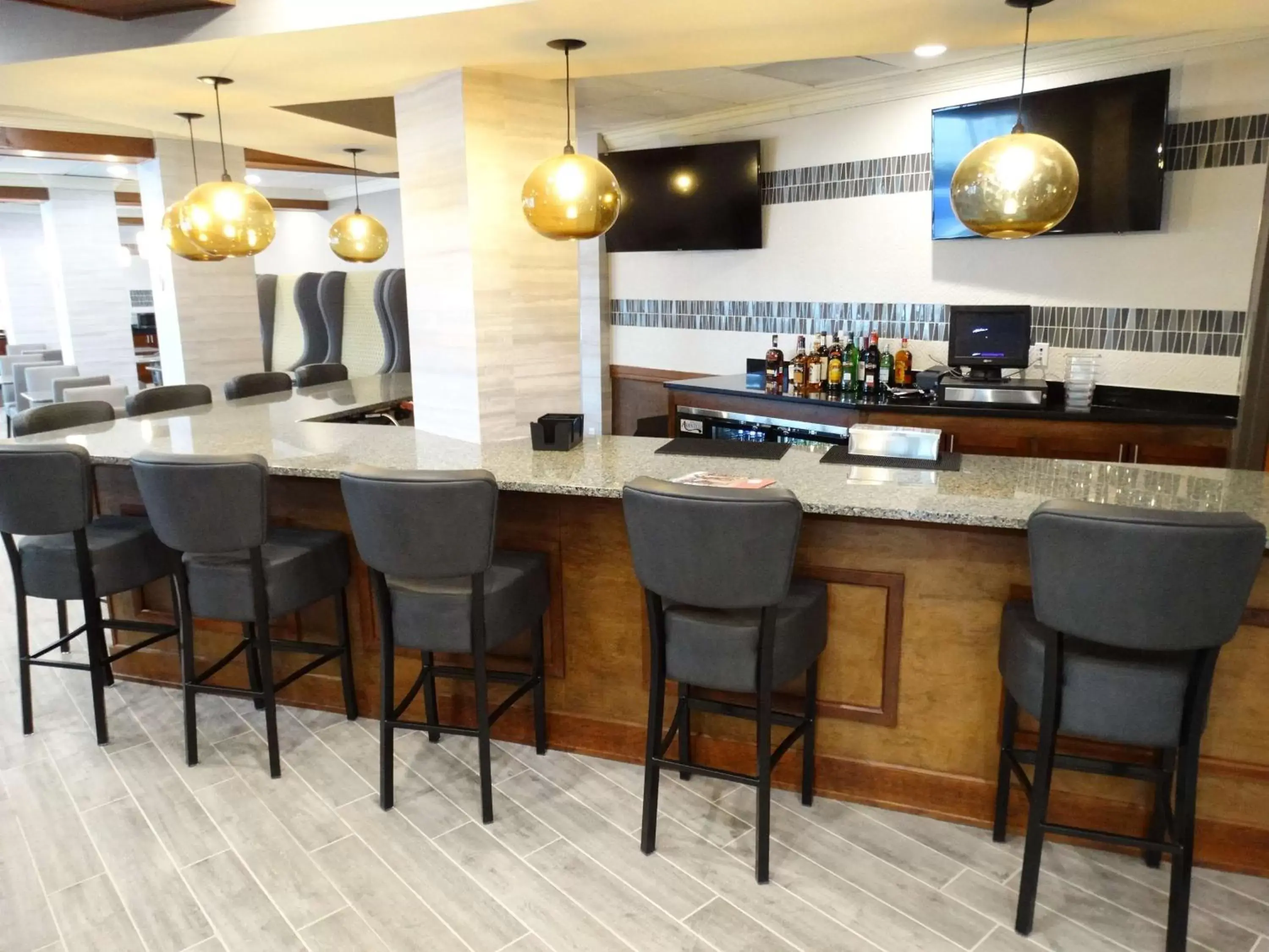 Lounge or bar, Lounge/Bar in Best Western Premier Airport/Expo Center Hotel